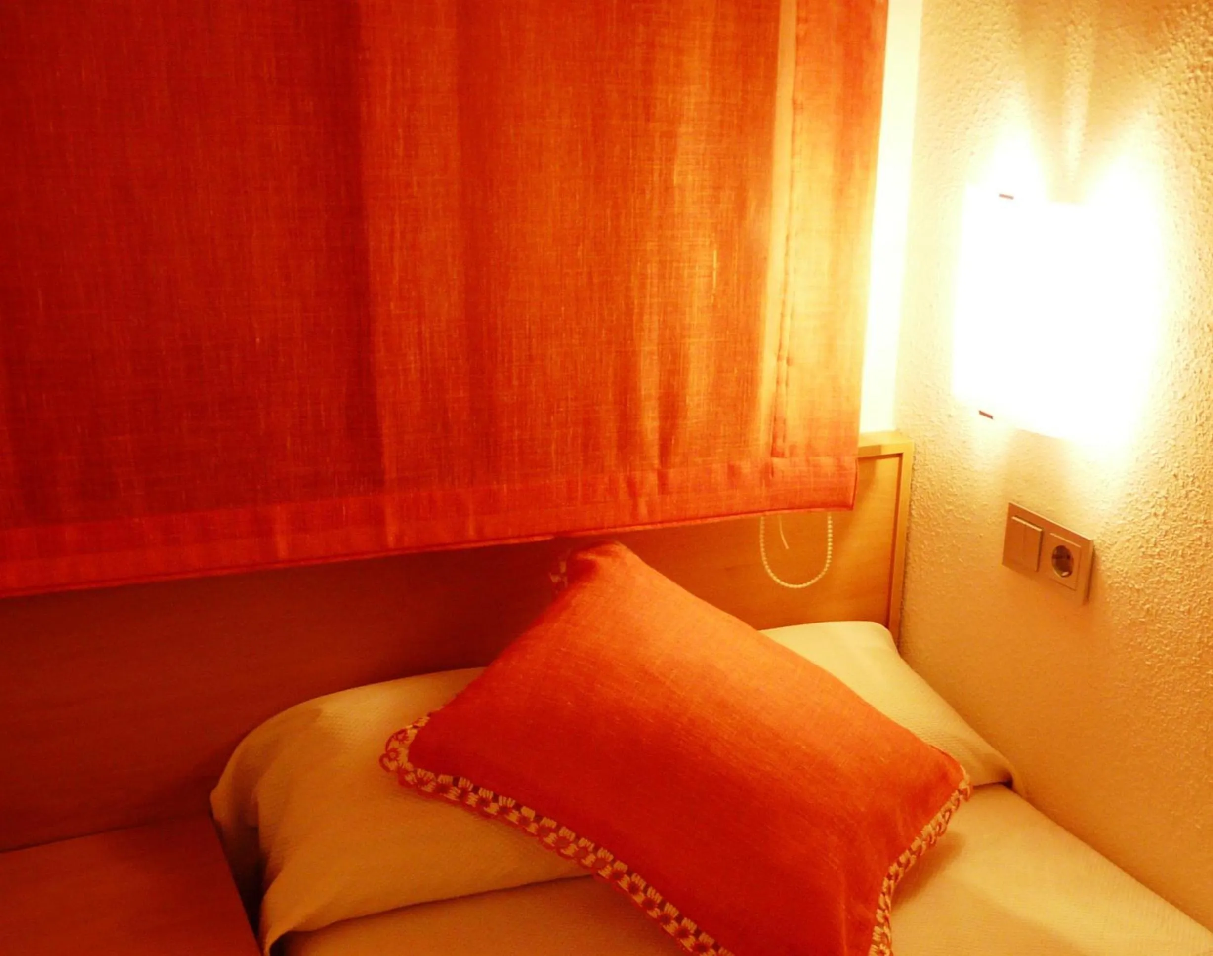 Bedroom, Bed in Apartamento Turístico Guara Casa Castro