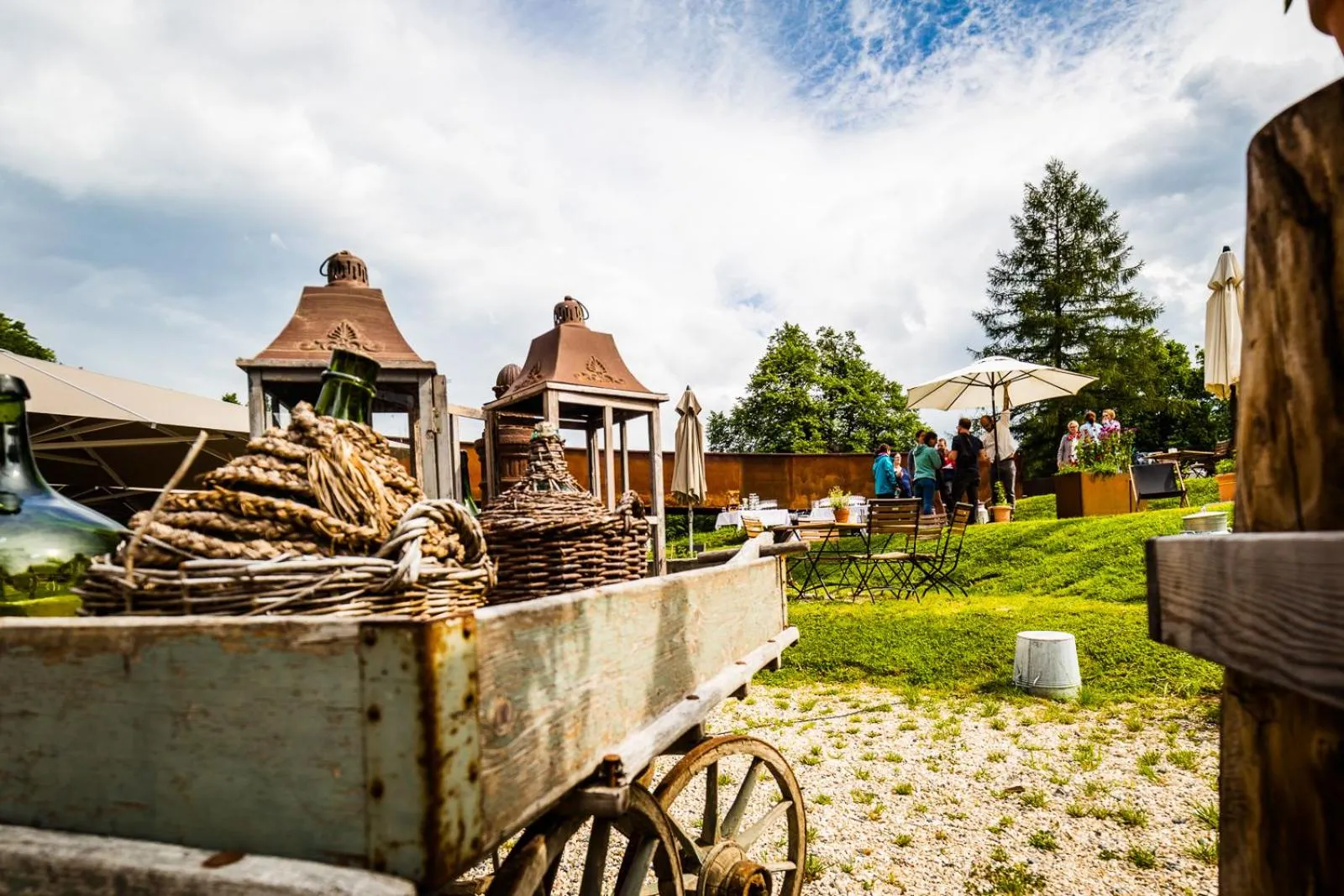 Garden view in Apart Hotel Wetterhorn