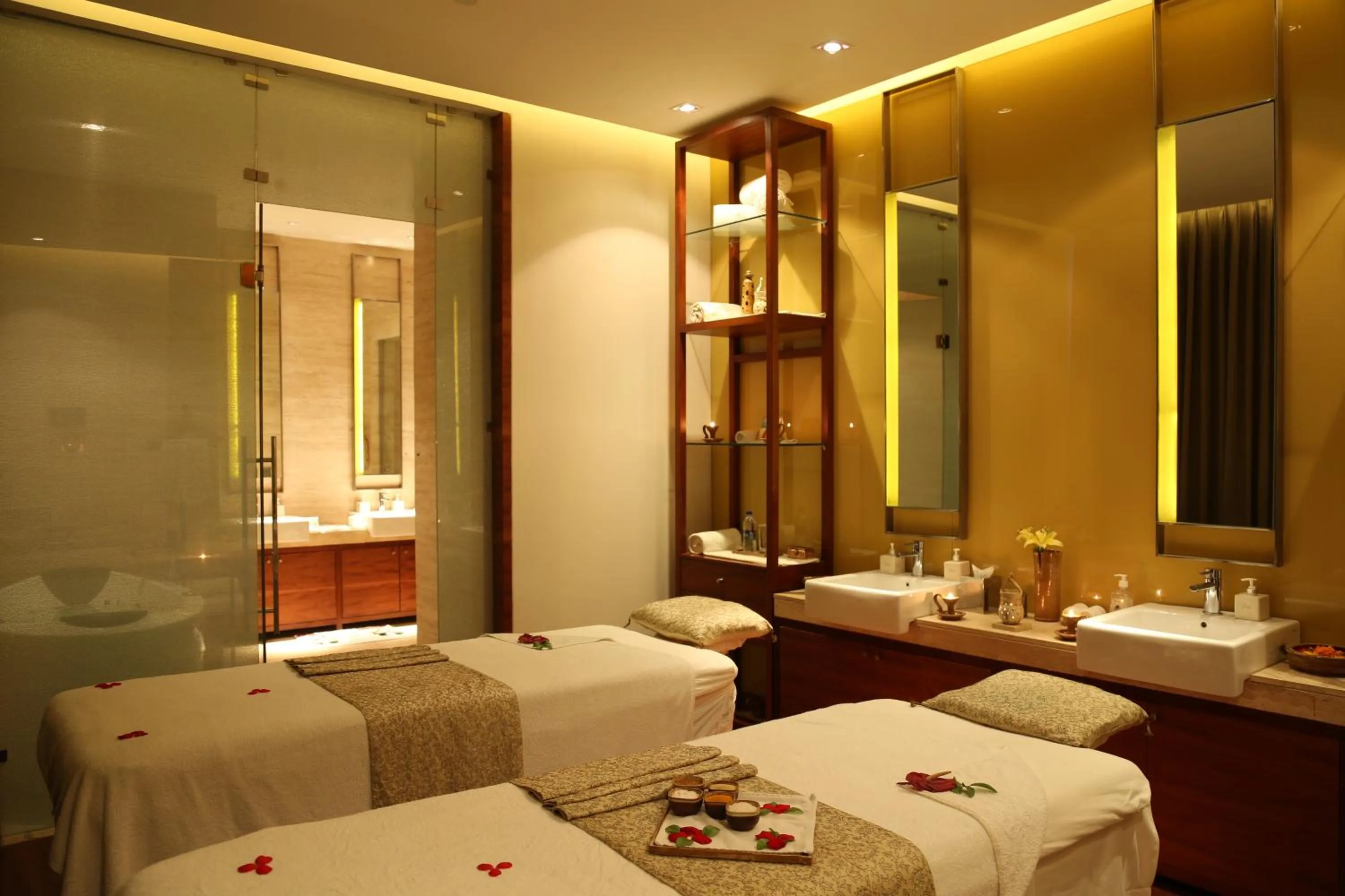 Spa and wellness centre/facilities, Bed in Taj City Centre Gurugram