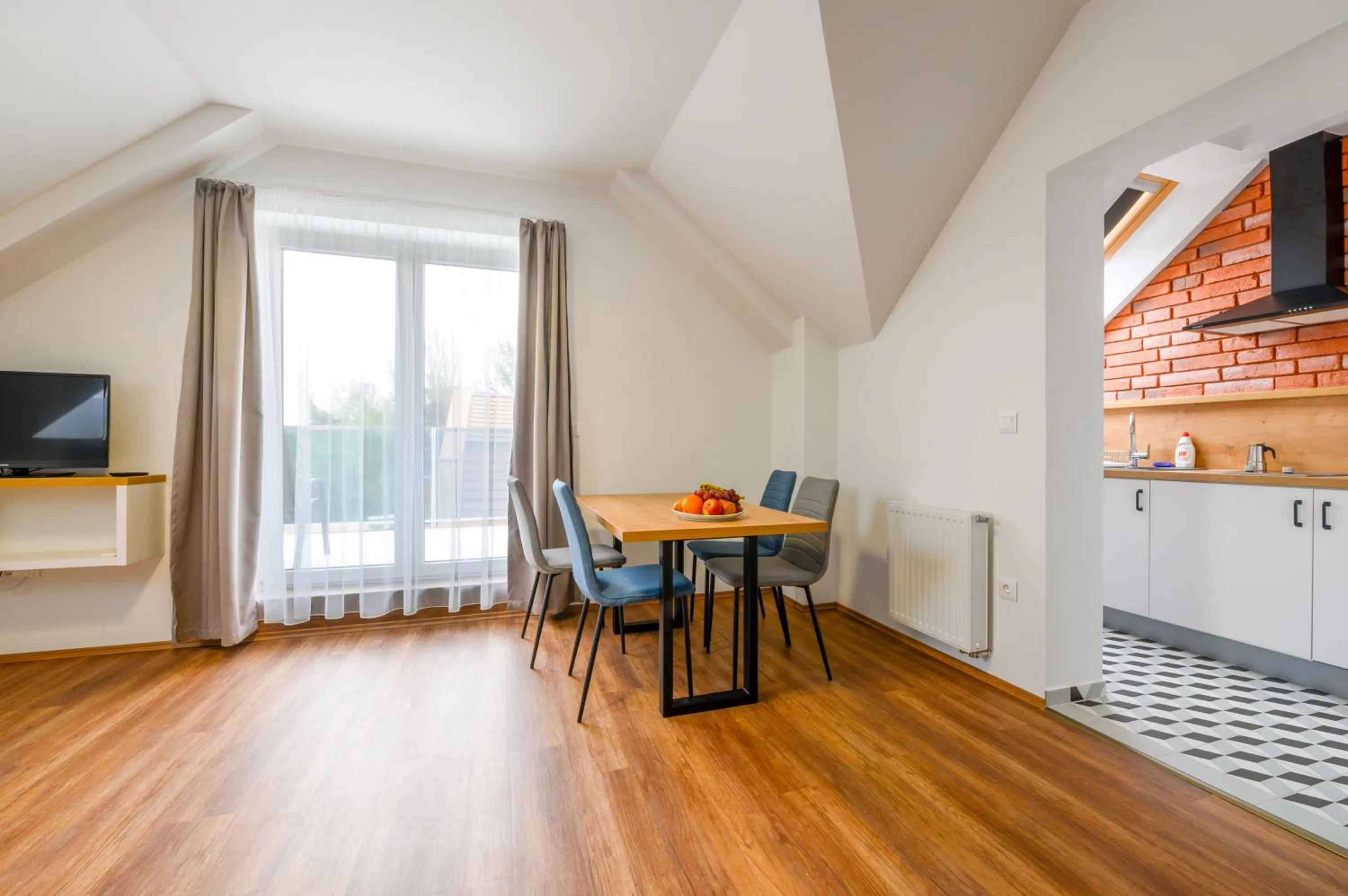 Photo of the whole room in Berill Suites