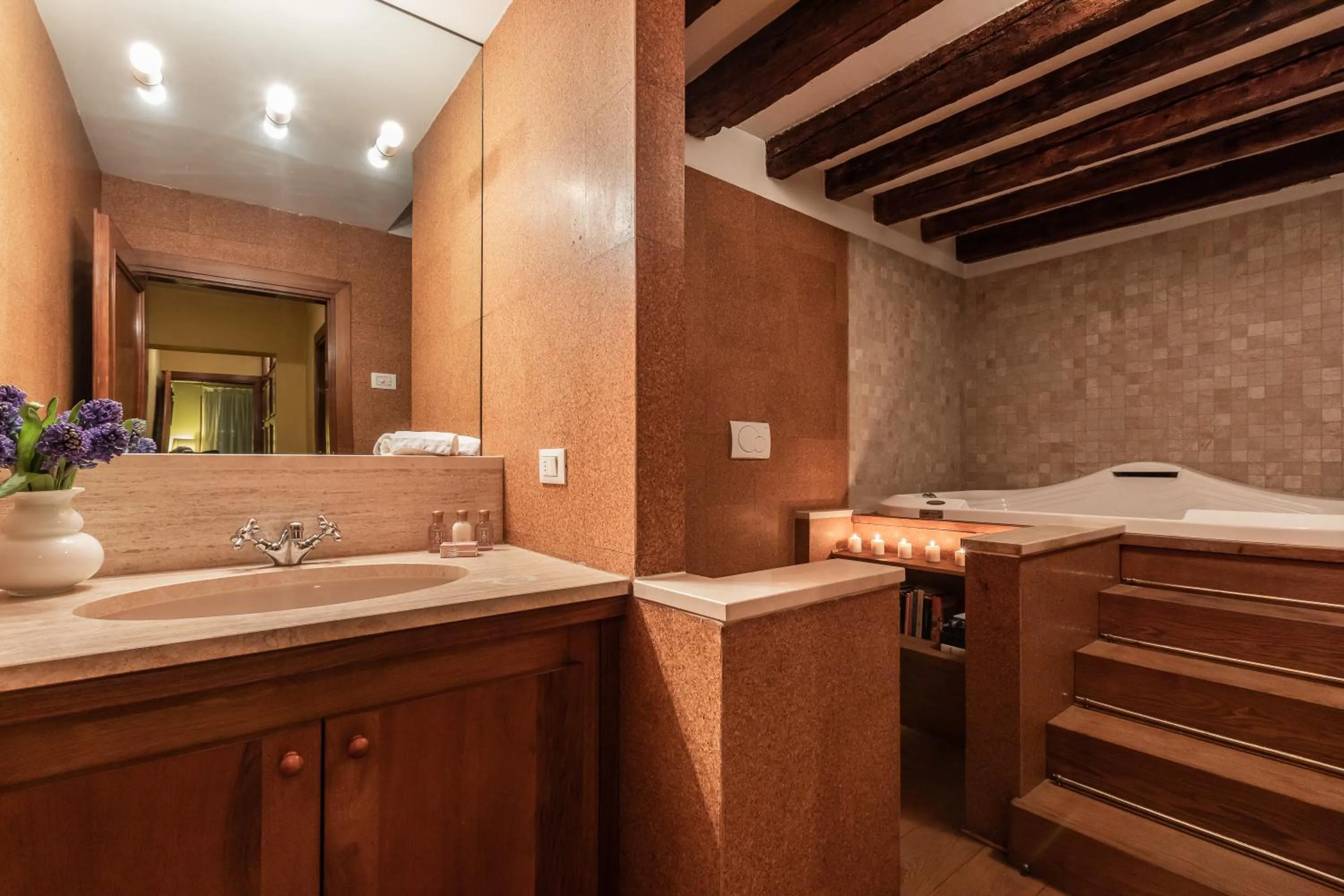 Bathroom in La Tana Cozy Apartment in Campo San Maurizio