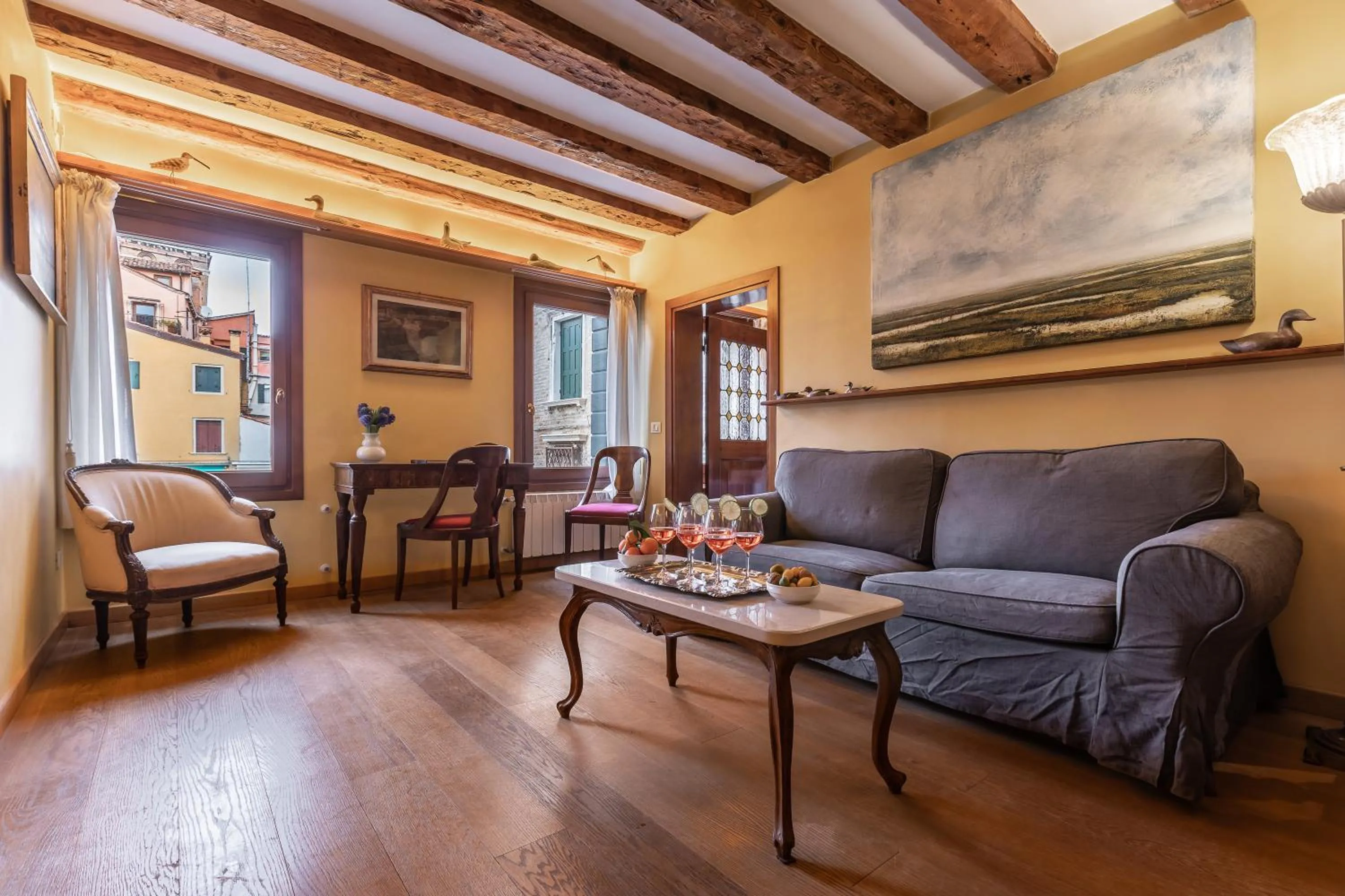 Living room in La Tana Cozy Apartment in Campo San Maurizio