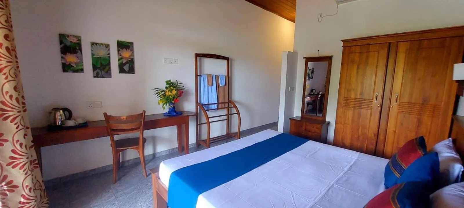 Deluxe Double Room with Balcony and Sea View in Turtle Paradise Villa