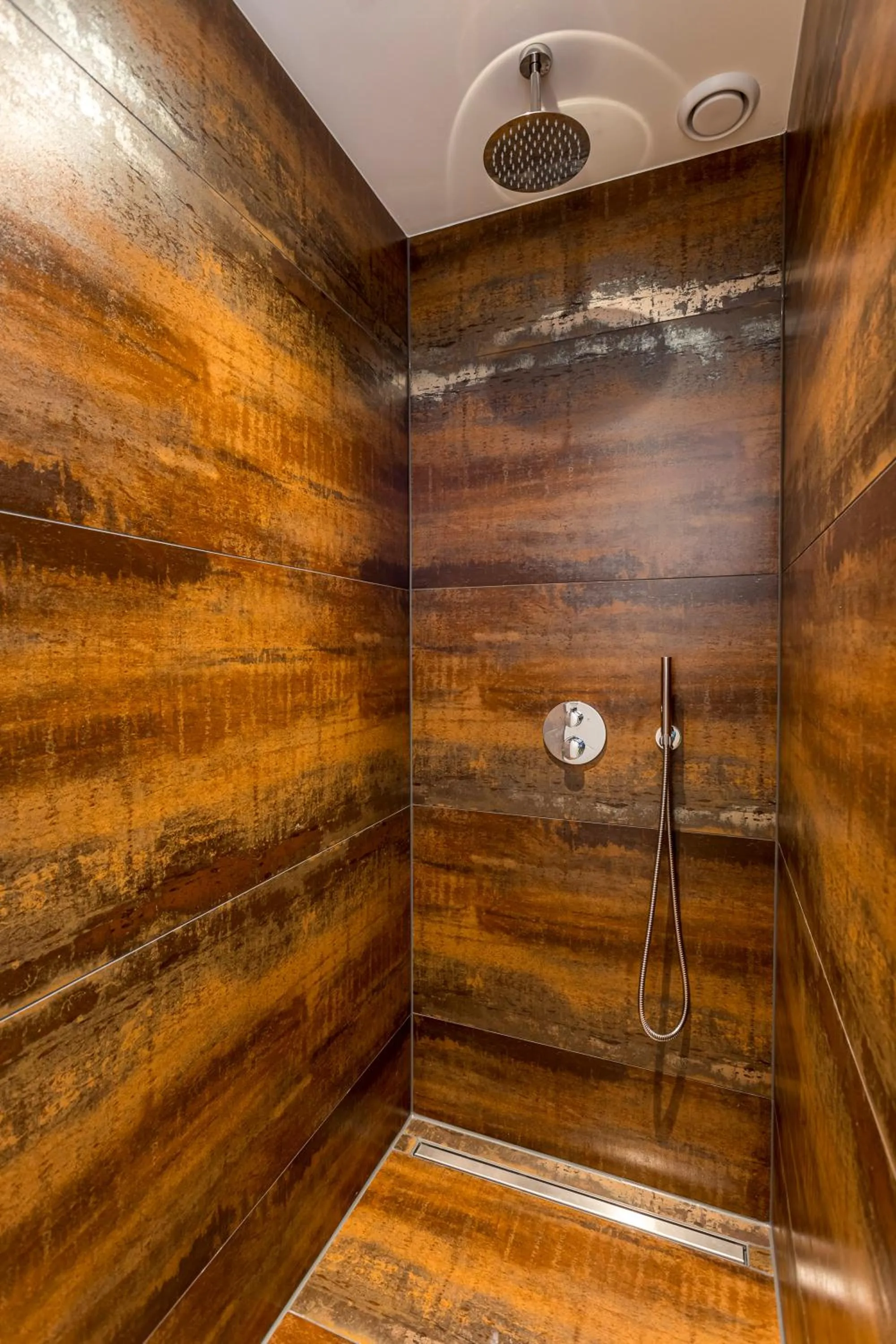 Shower in B&B Gracht 62