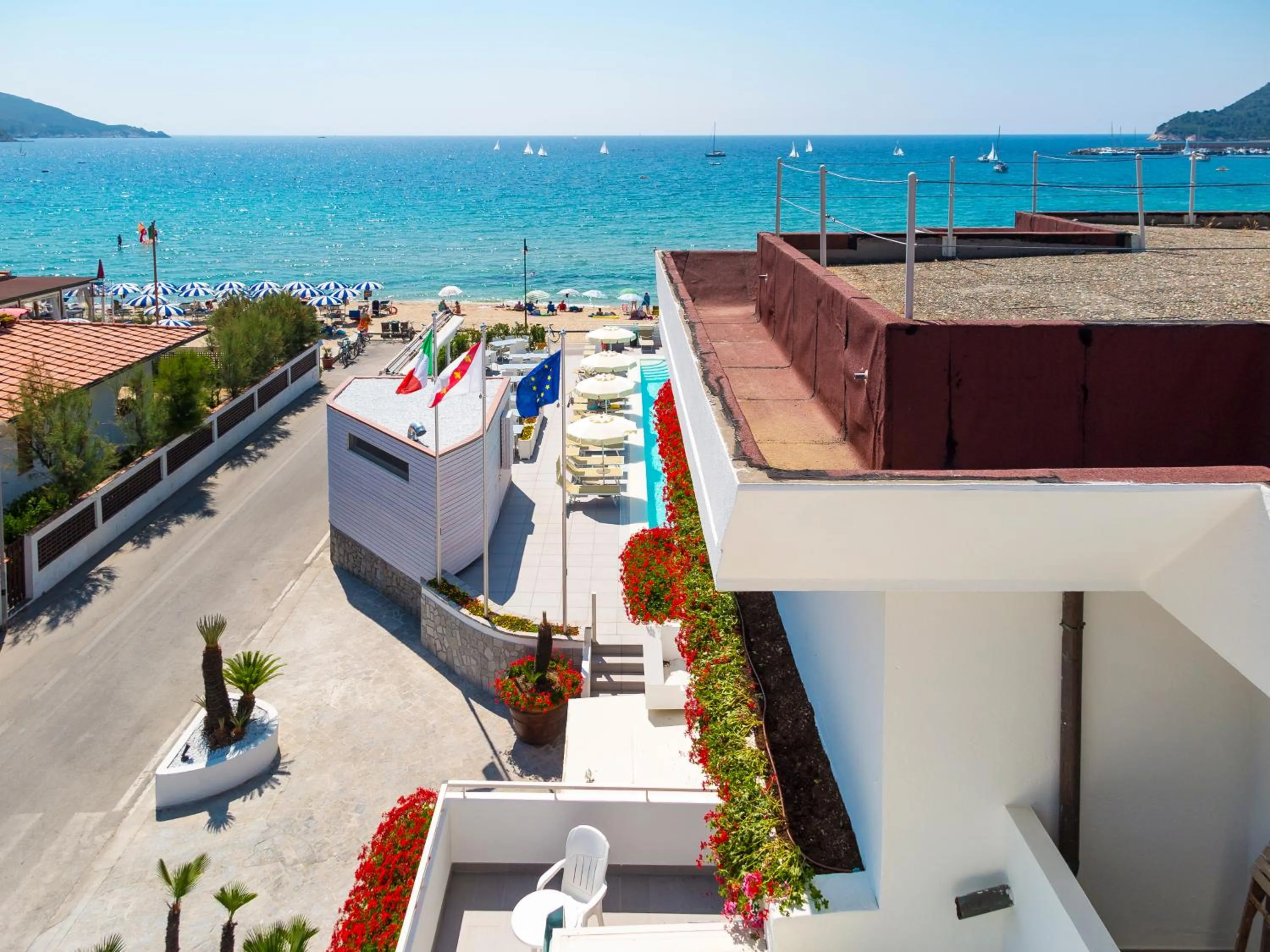 Restaurant/places to eat in Hotel Montecristo