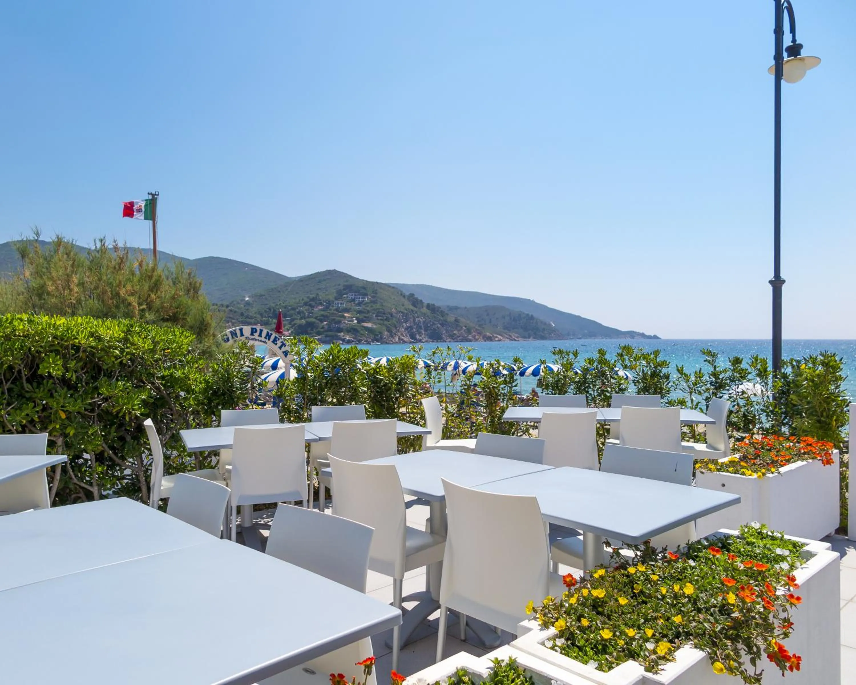 Restaurant/places to eat in Hotel Montecristo