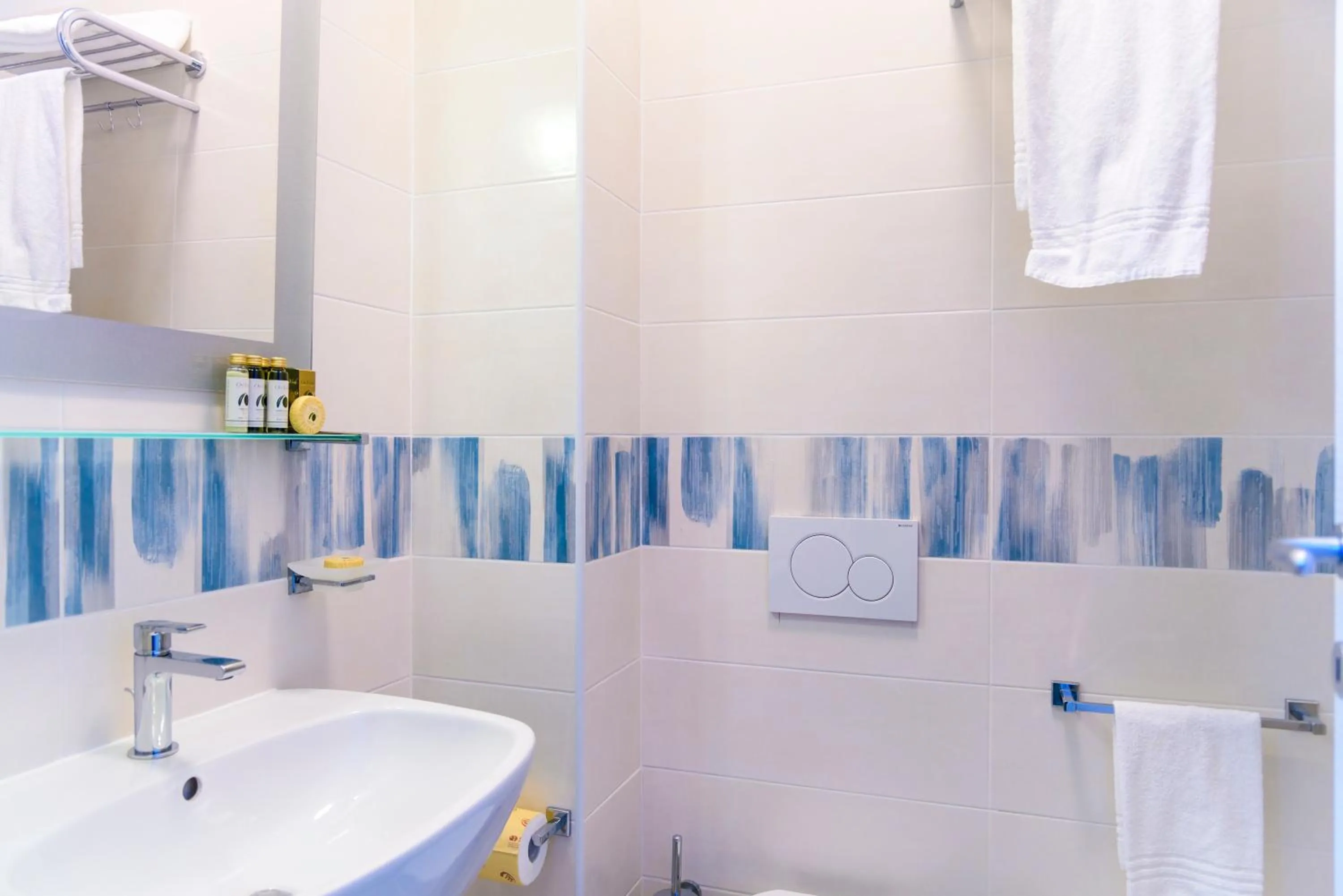 Shower in Hotel Montecristo