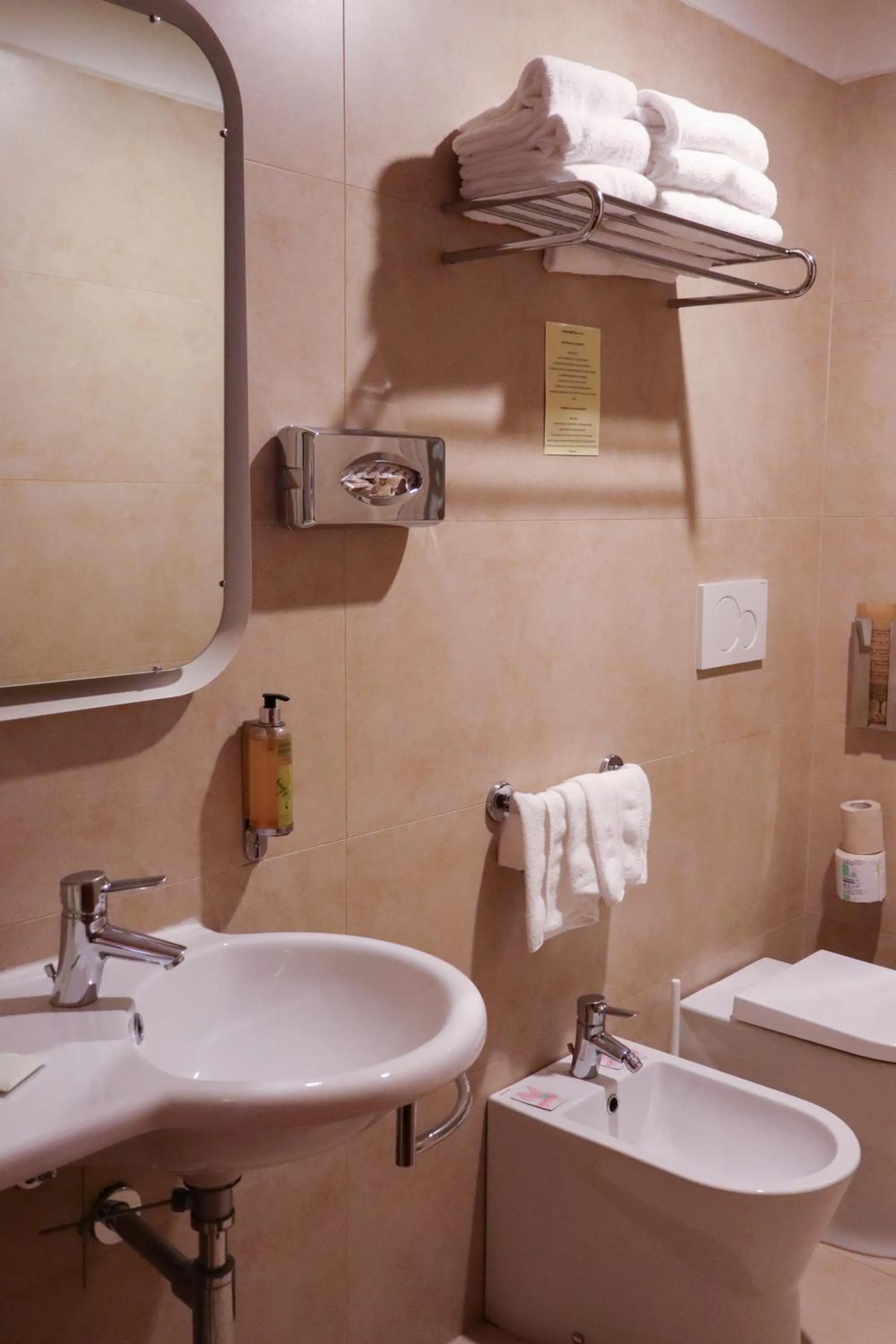 Toilet in Monica Hotel Fiera