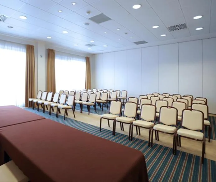 Business facilities in Monica Hotel Fiera
