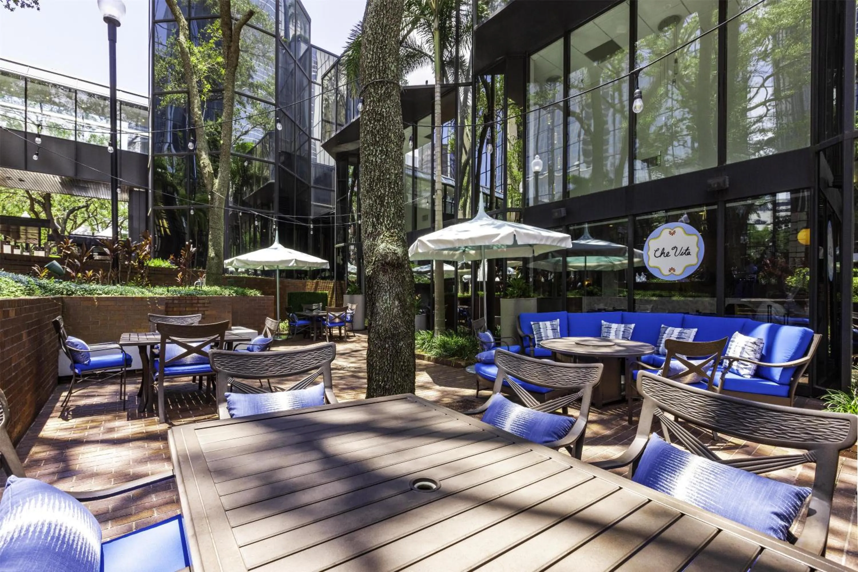 Lounge or bar in Hilton Tampa Downtown