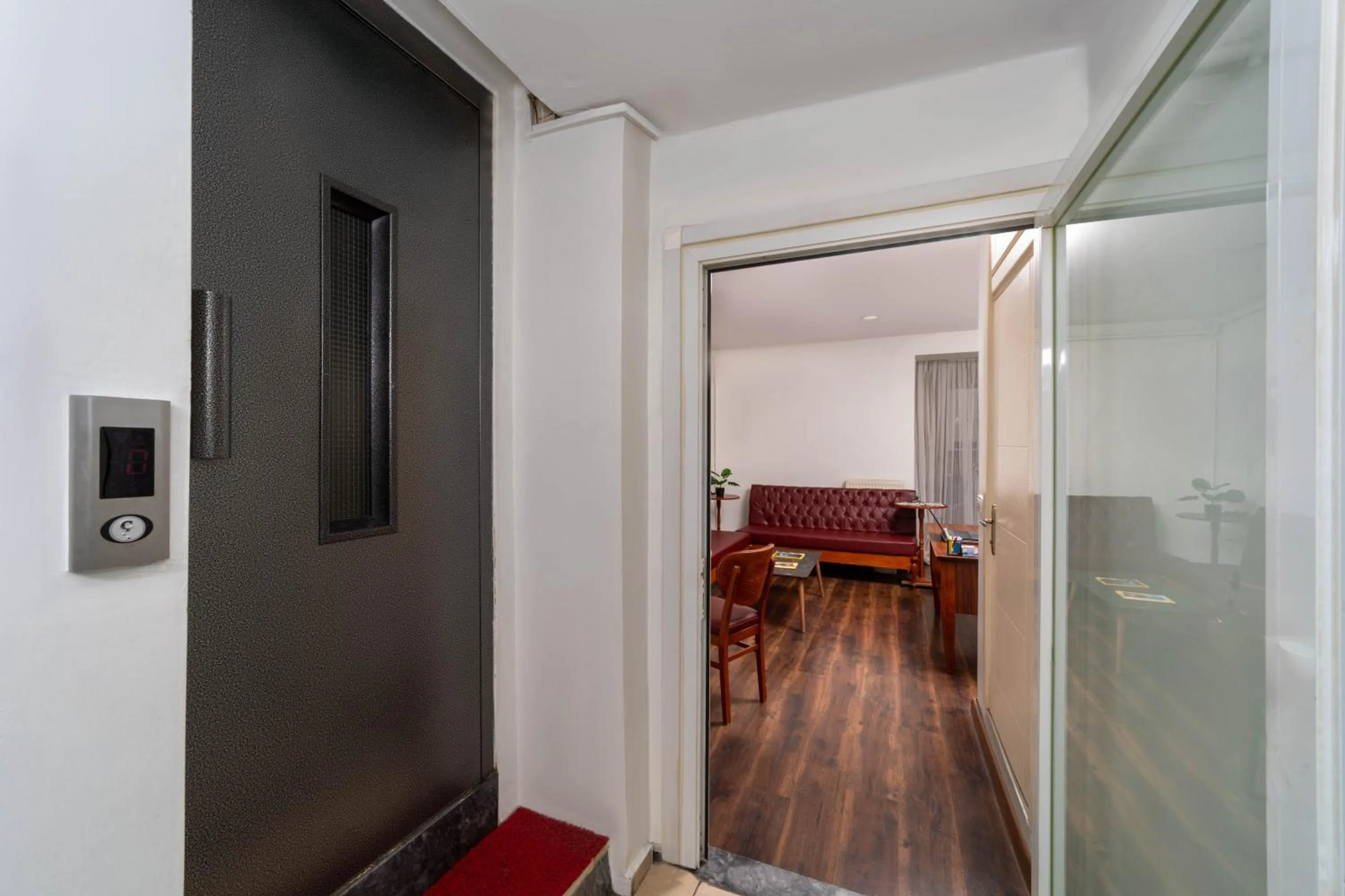 elevator in Taksim Mood