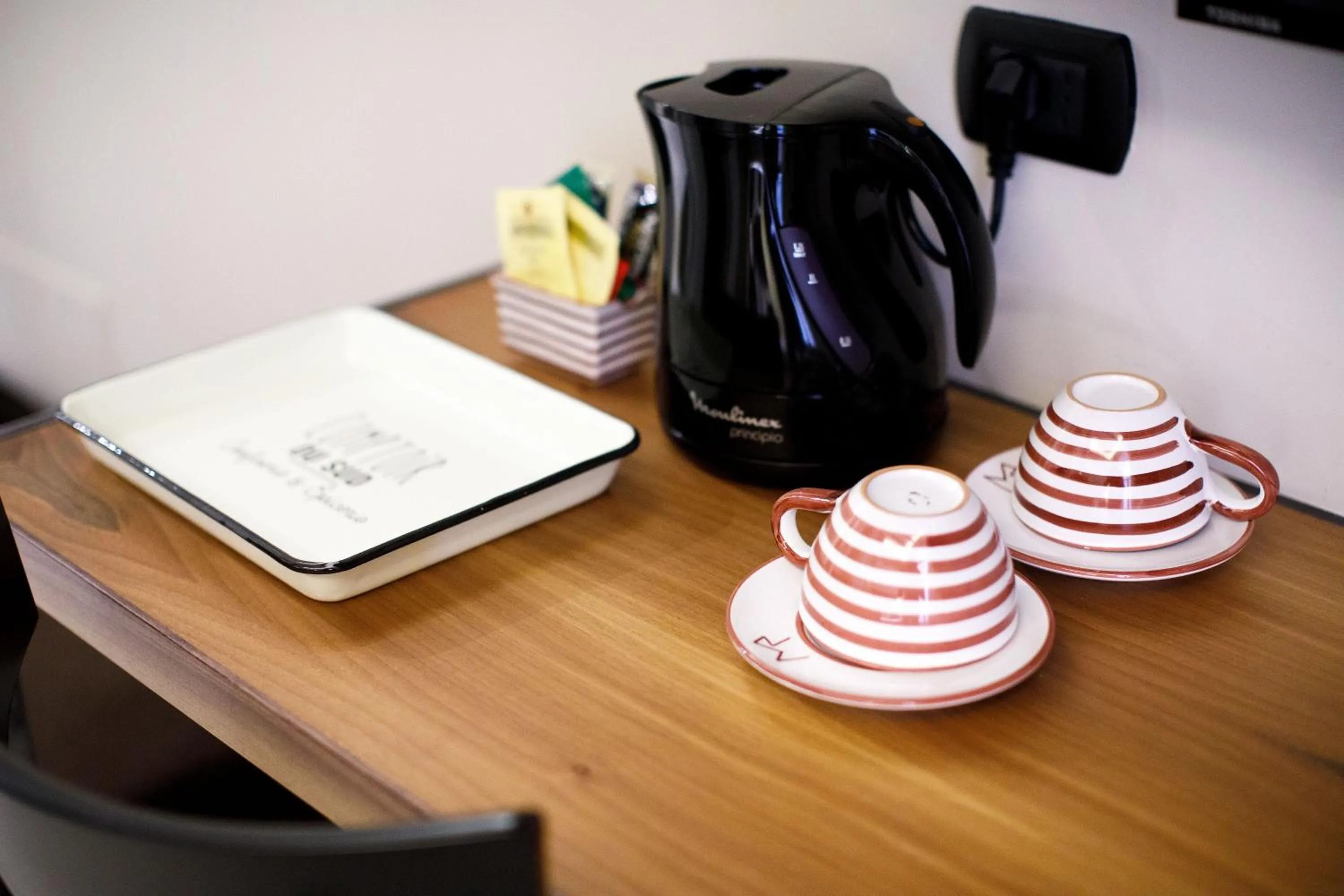 Coffee/tea facilities in MelRose Napoli