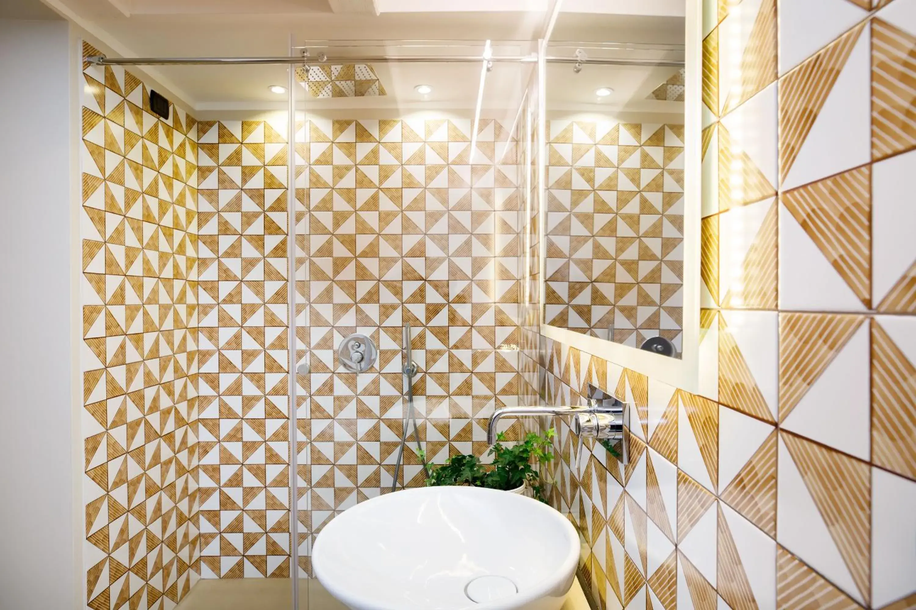 Superior Double Room with Balcony in MelRose Napoli Superior Double Room with Balcony in MelRose Napoli