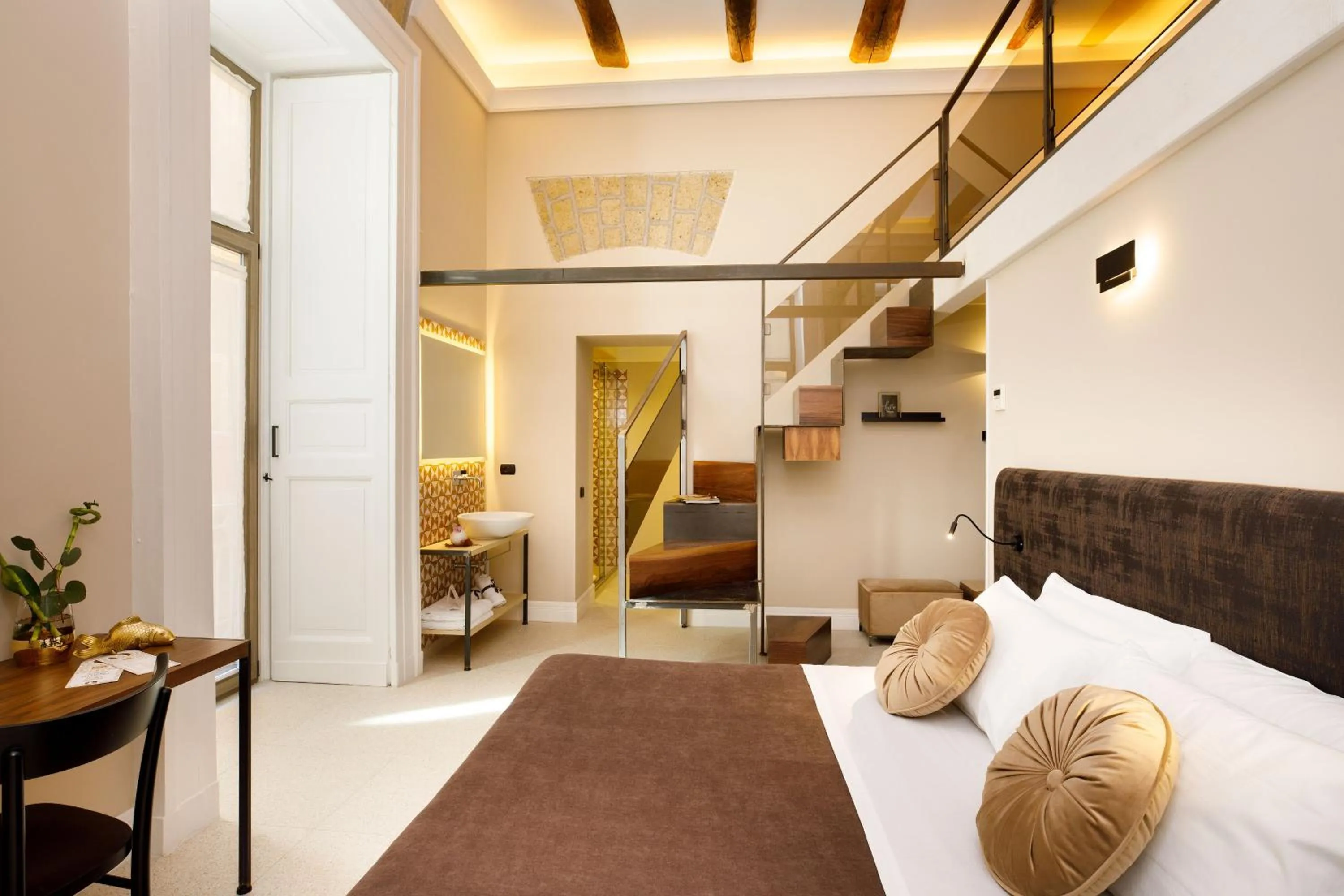 Photo of the whole room, Bed in MelRose Napoli