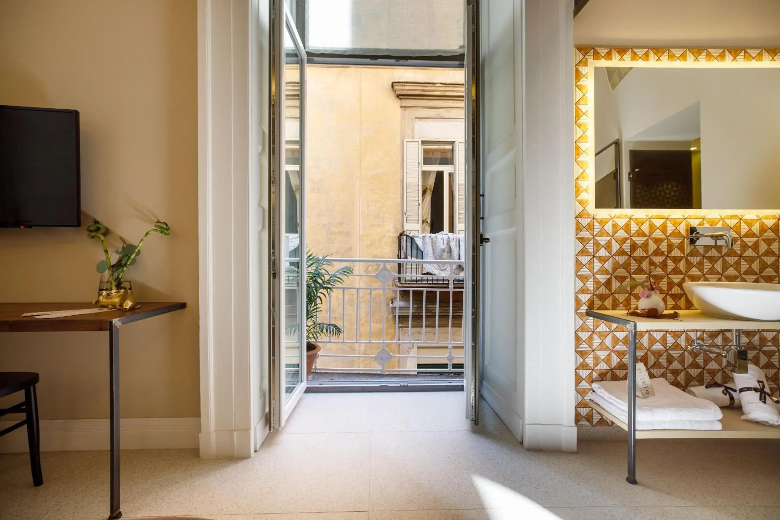 Street view, Bed in MelRose Napoli Street view, Bed in MelRose Napoli