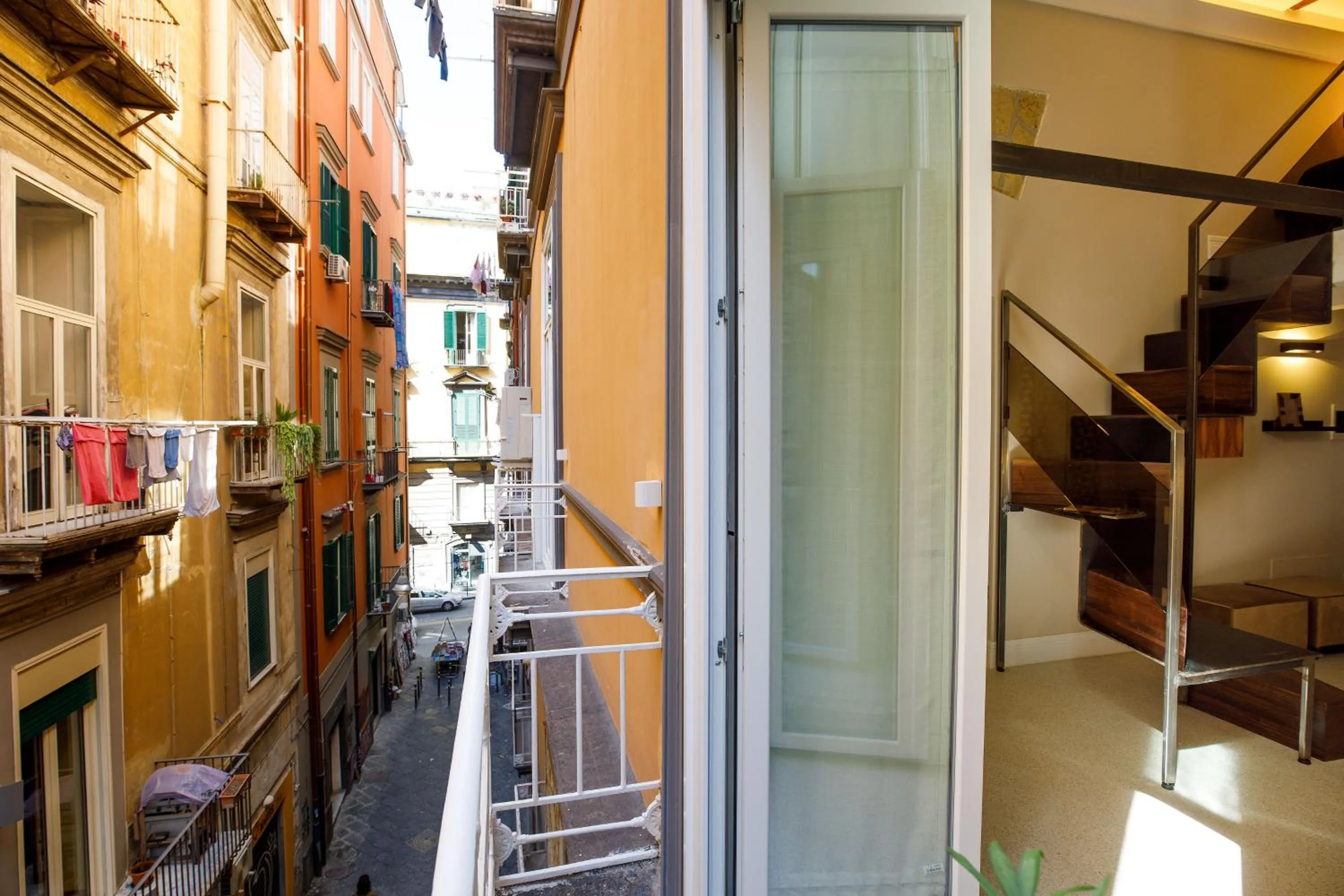 Street view in MelRose Napoli