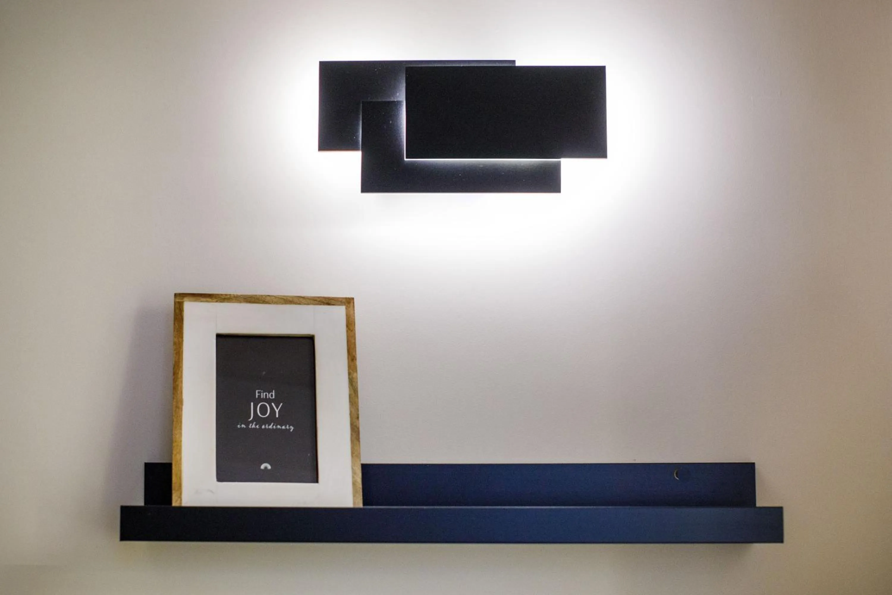 Decorative detail in MelRose Napoli