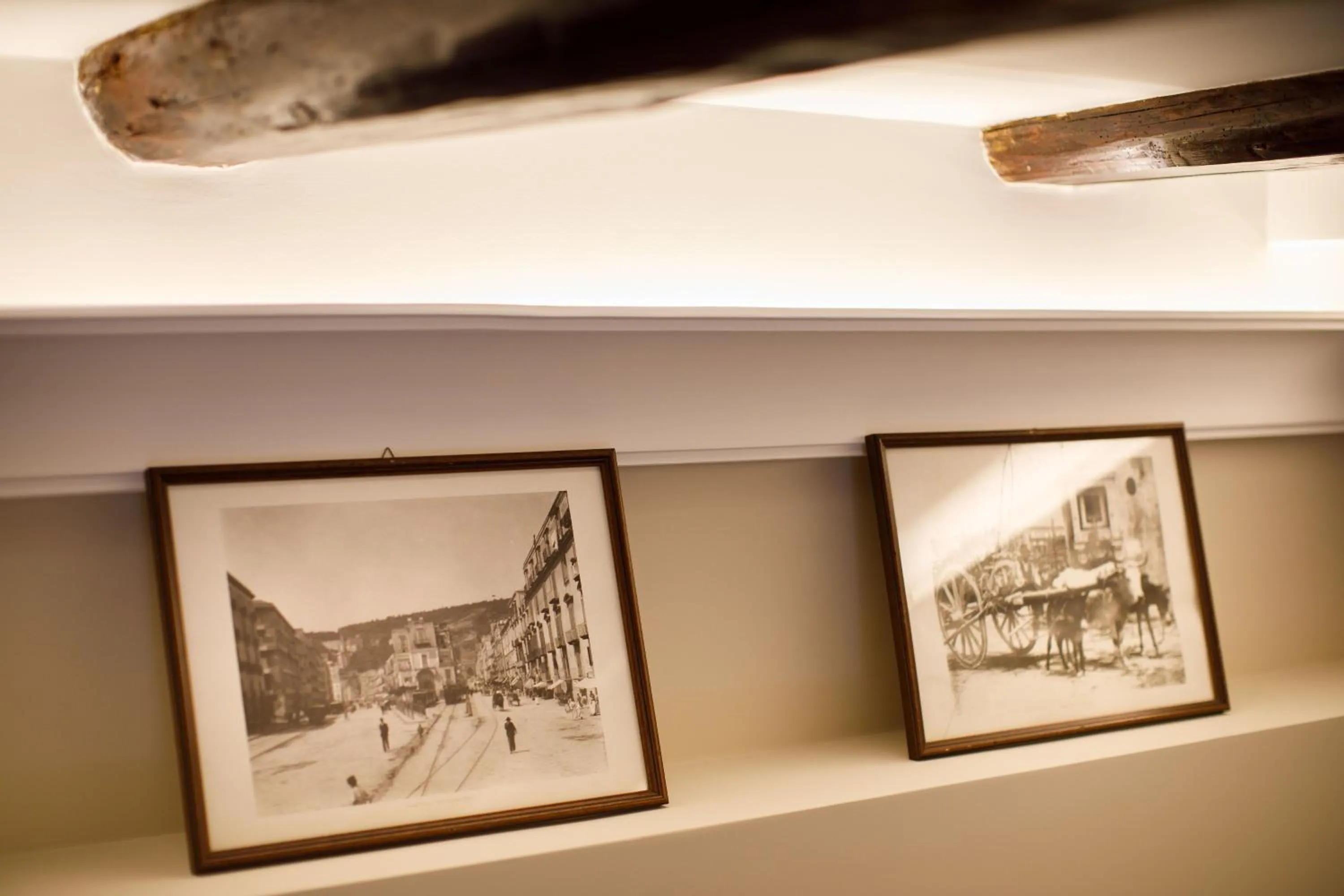 Decorative detail in MelRose Napoli