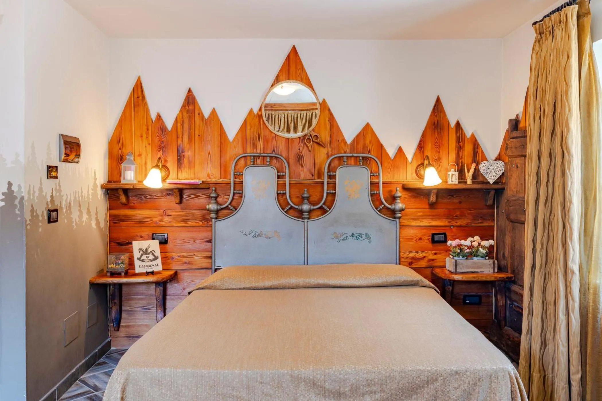 Bedroom, Bed in Hotel&Restaurant Armanac de Toubïe