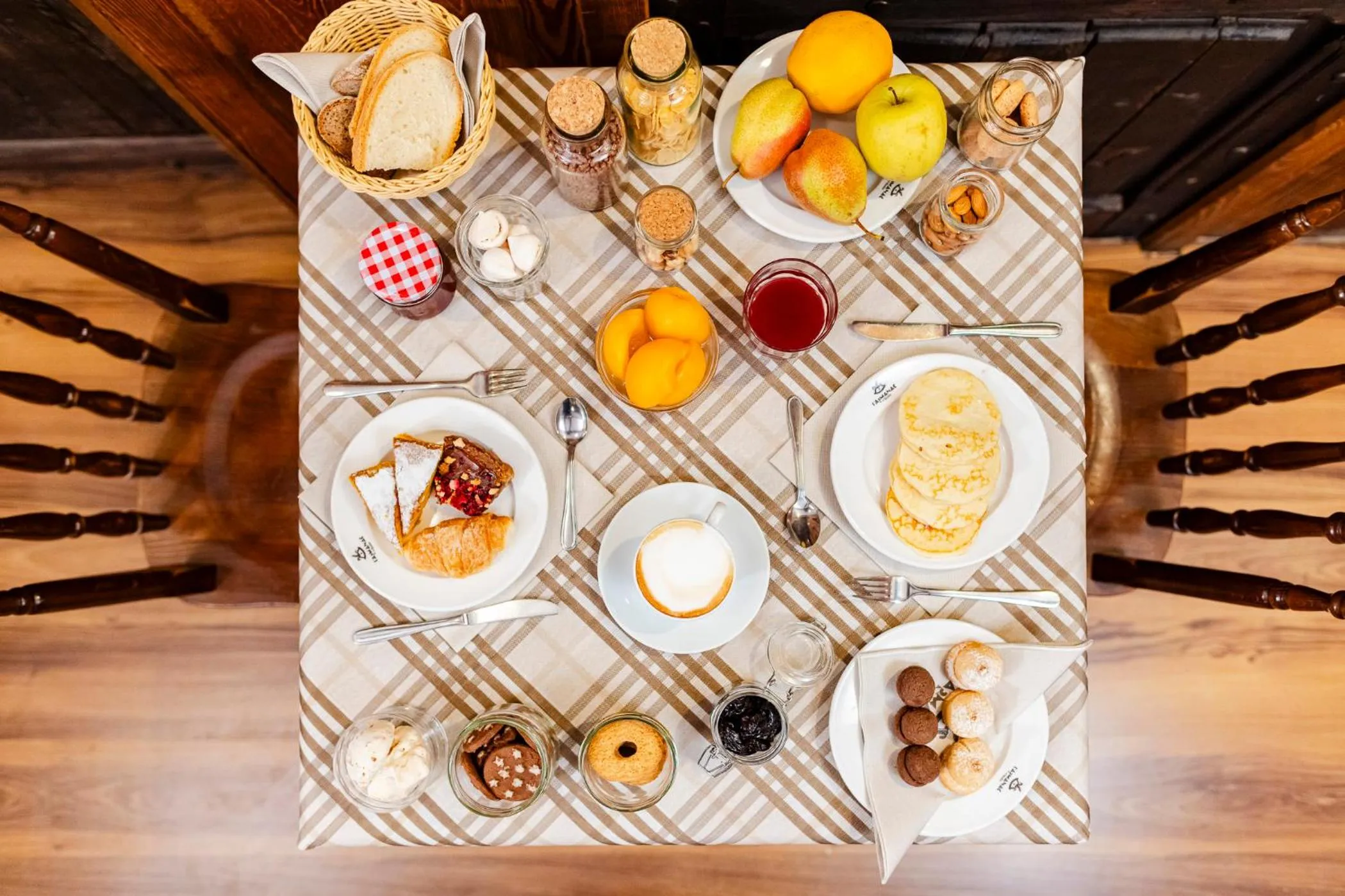 Breakfast in Hotel&Restaurant Armanac de Toubïe