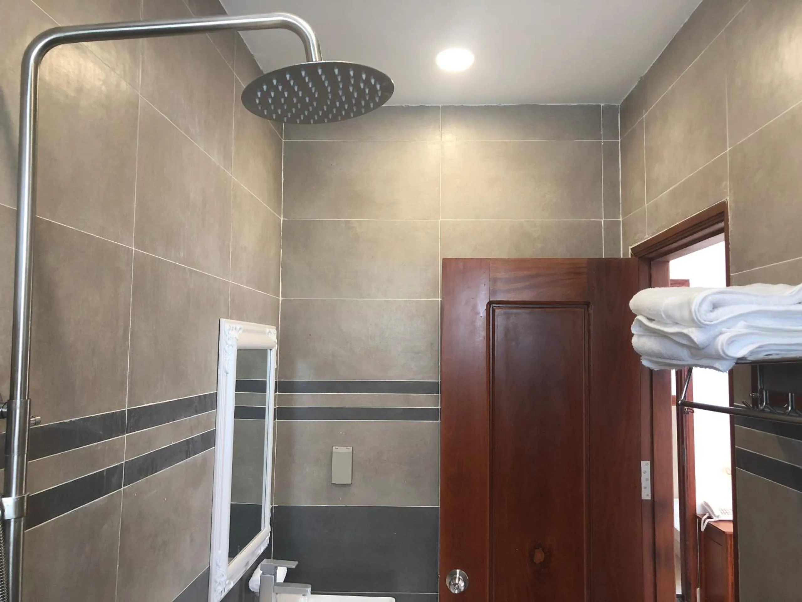 Khách sạn Tuyết Hiển