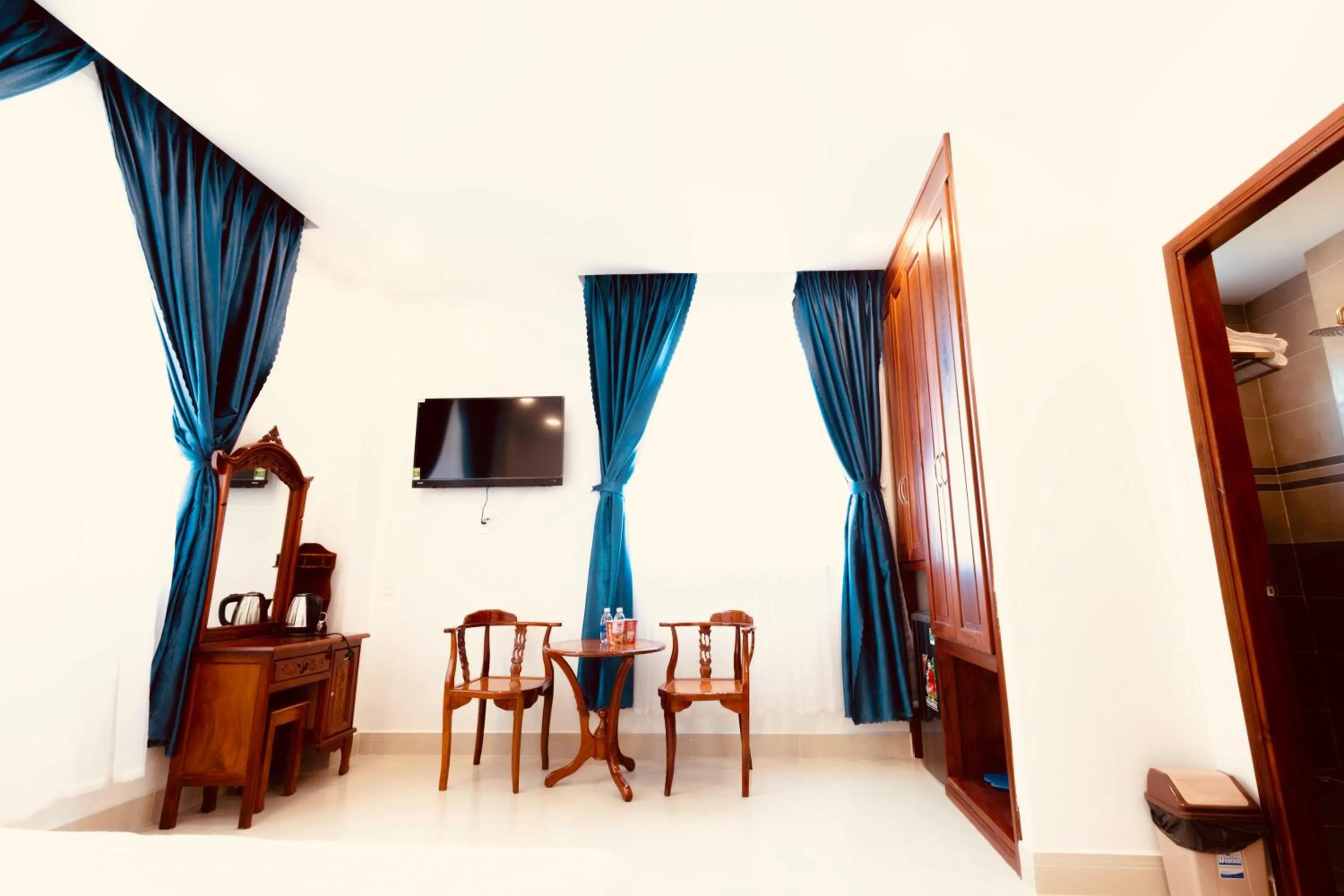 Khách sạn Tuyết Hiển