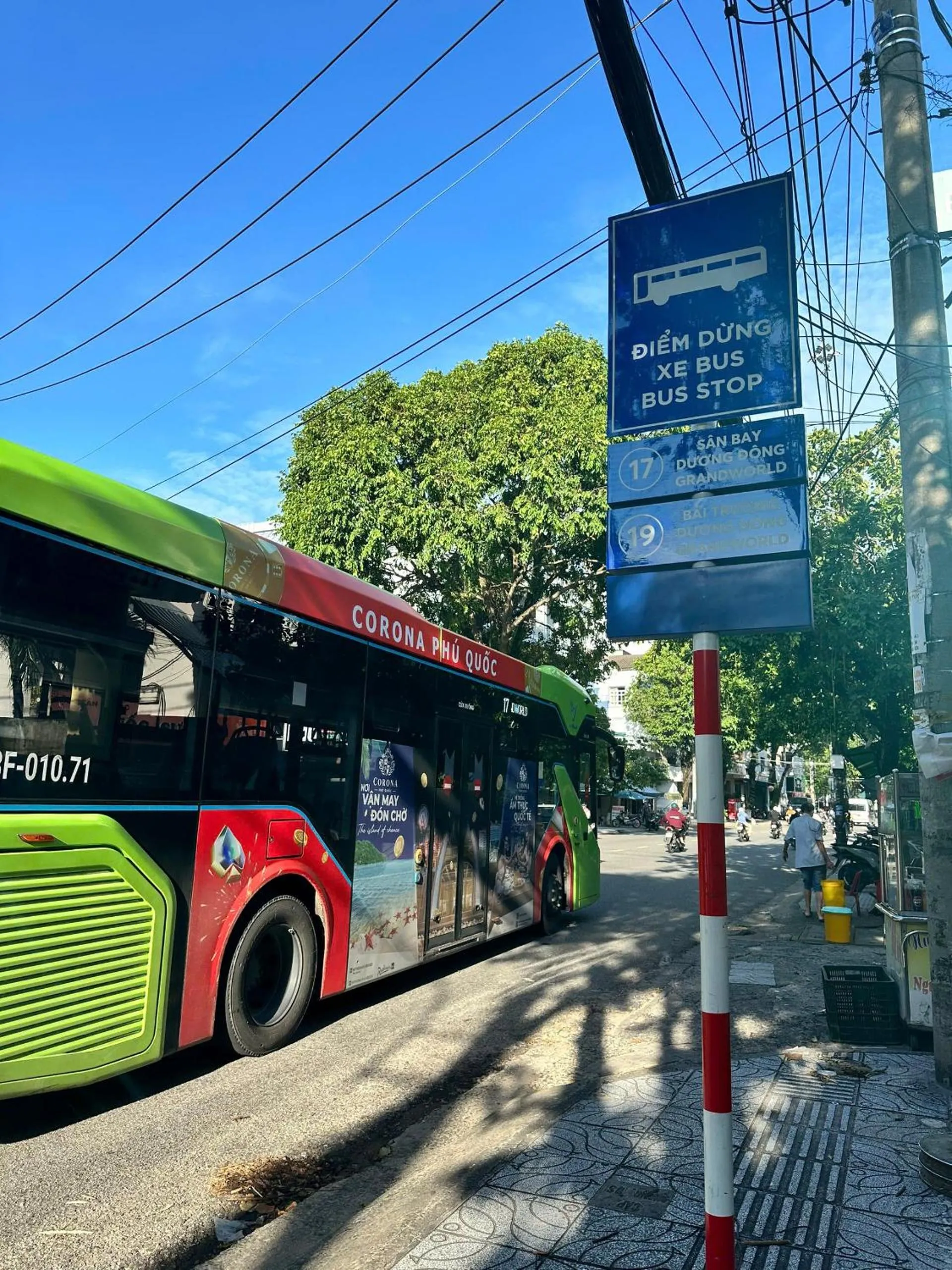 Khách sạn Tuyết Hiển