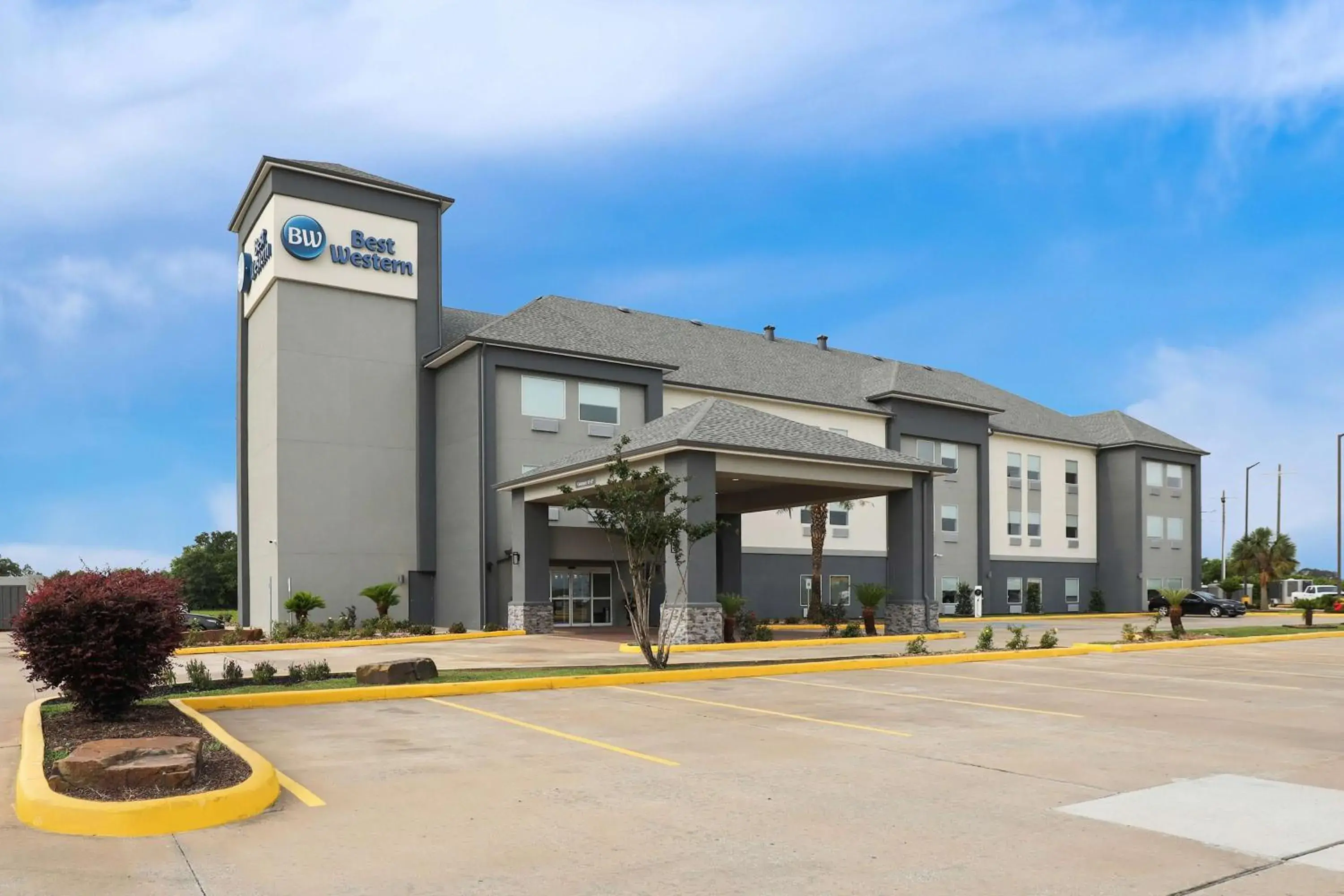 Property building in Best Western Iowa - Lake Charles East Property building in Best Western Iowa - Lake Charles East