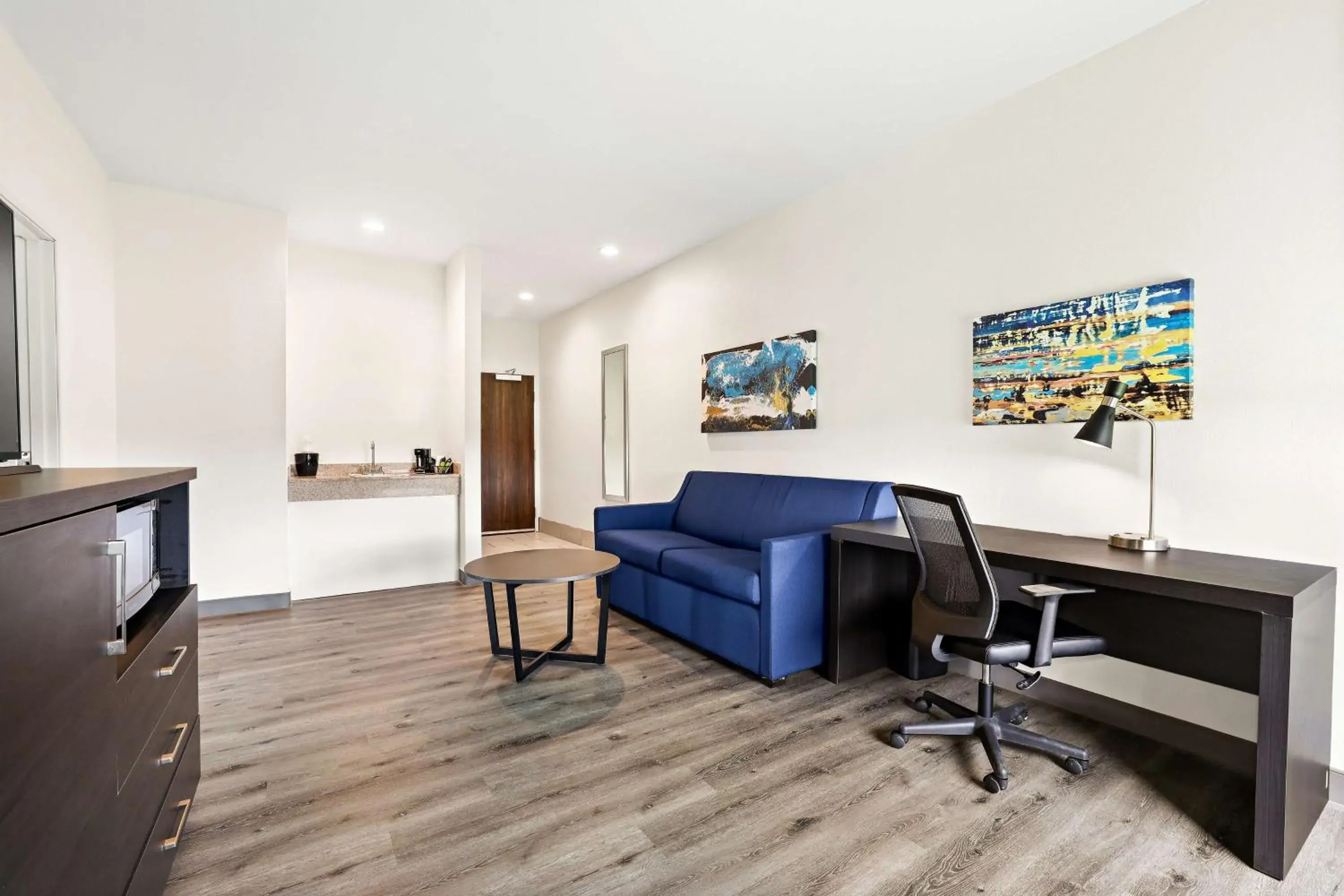 Bedroom in Best Western Iowa - Lake Charles East Bedroom in Best Western Iowa - Lake Charles East