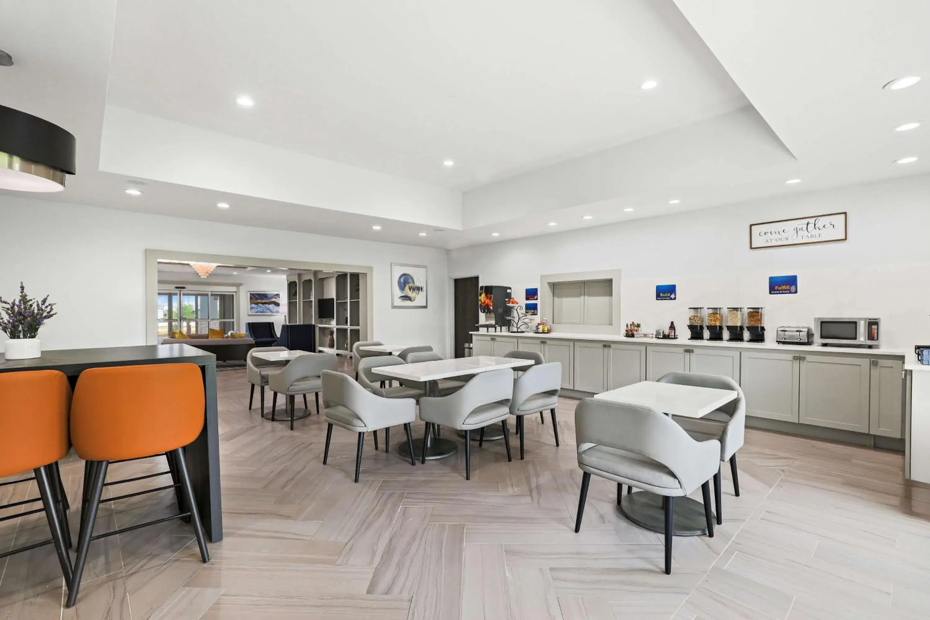 Breakfast in Best Western Iowa - Lake Charles East Breakfast in Best Western Iowa - Lake Charles East