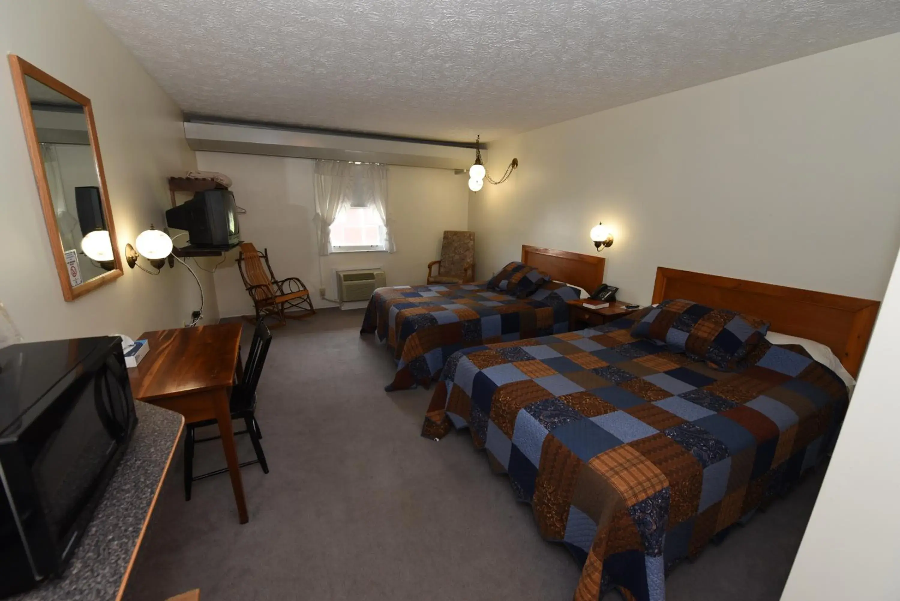 Double Room in Casselman Inn Double Room in Casselman Inn