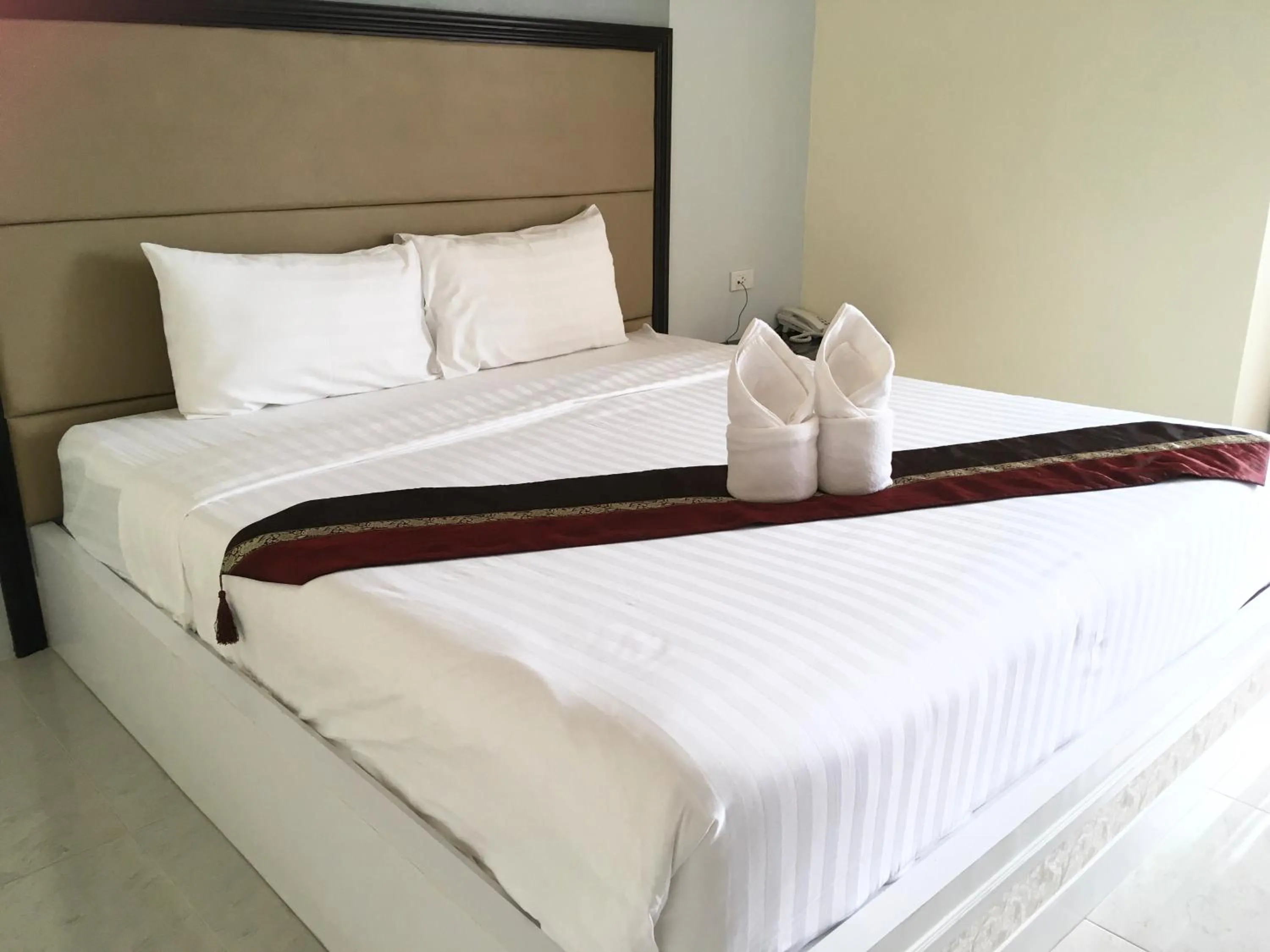 Bed in Boonbundal Hotel