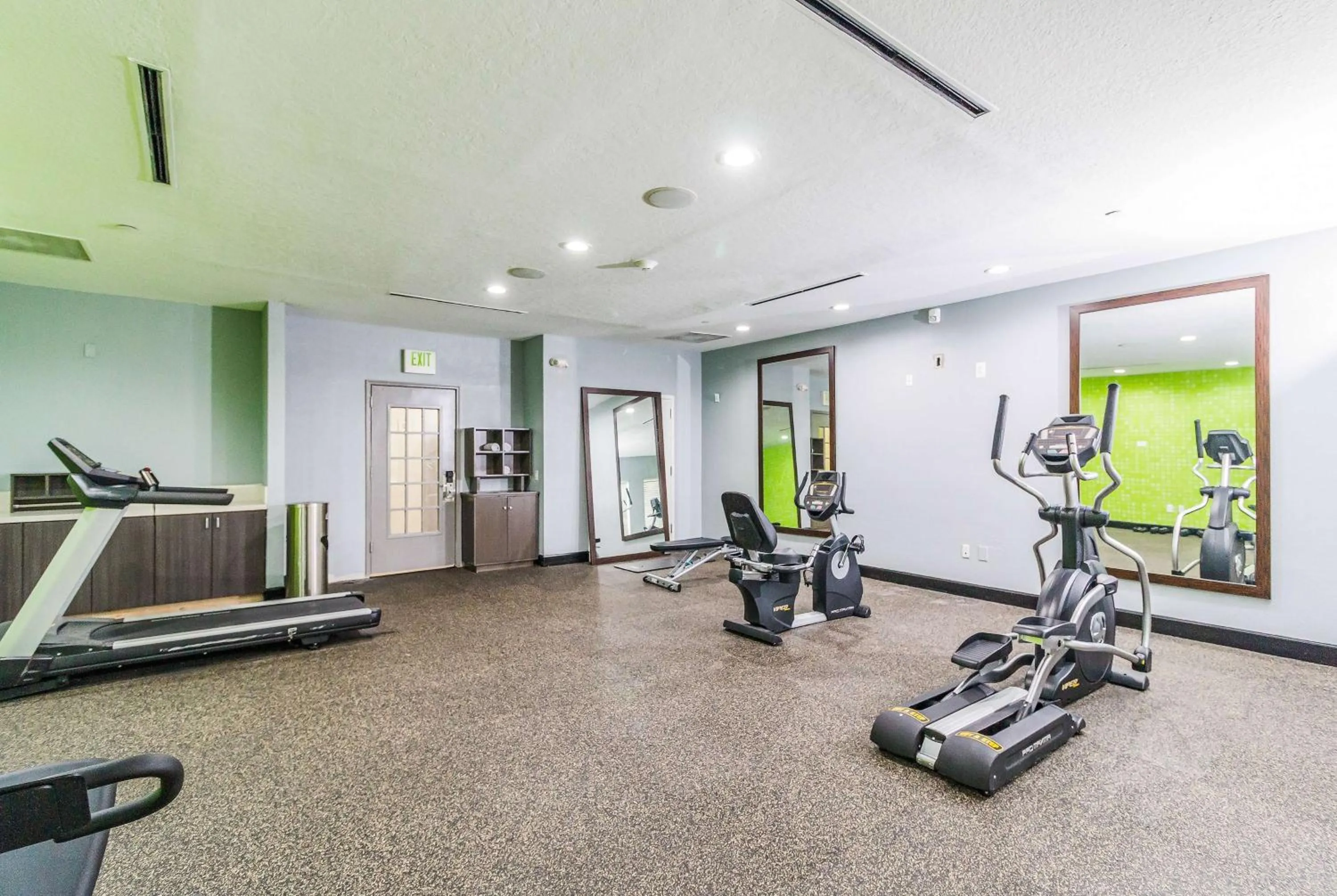 Fitness centre/facilities in La Quinta by Wyndham Tomball