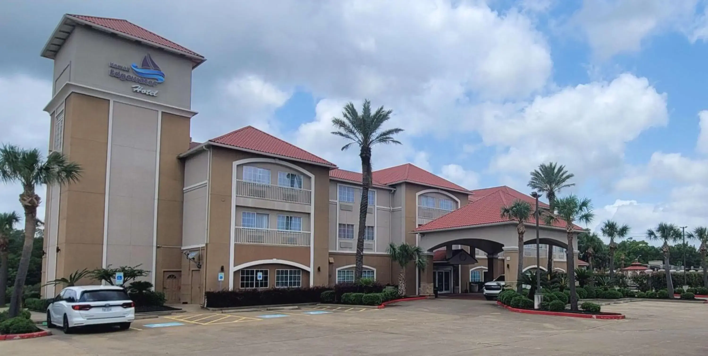 Property building in Kemah Edgewater Hotel, SureStay Collection by Best Western Property building in Kemah Edgewater Hotel, SureStay Collection by Best Western