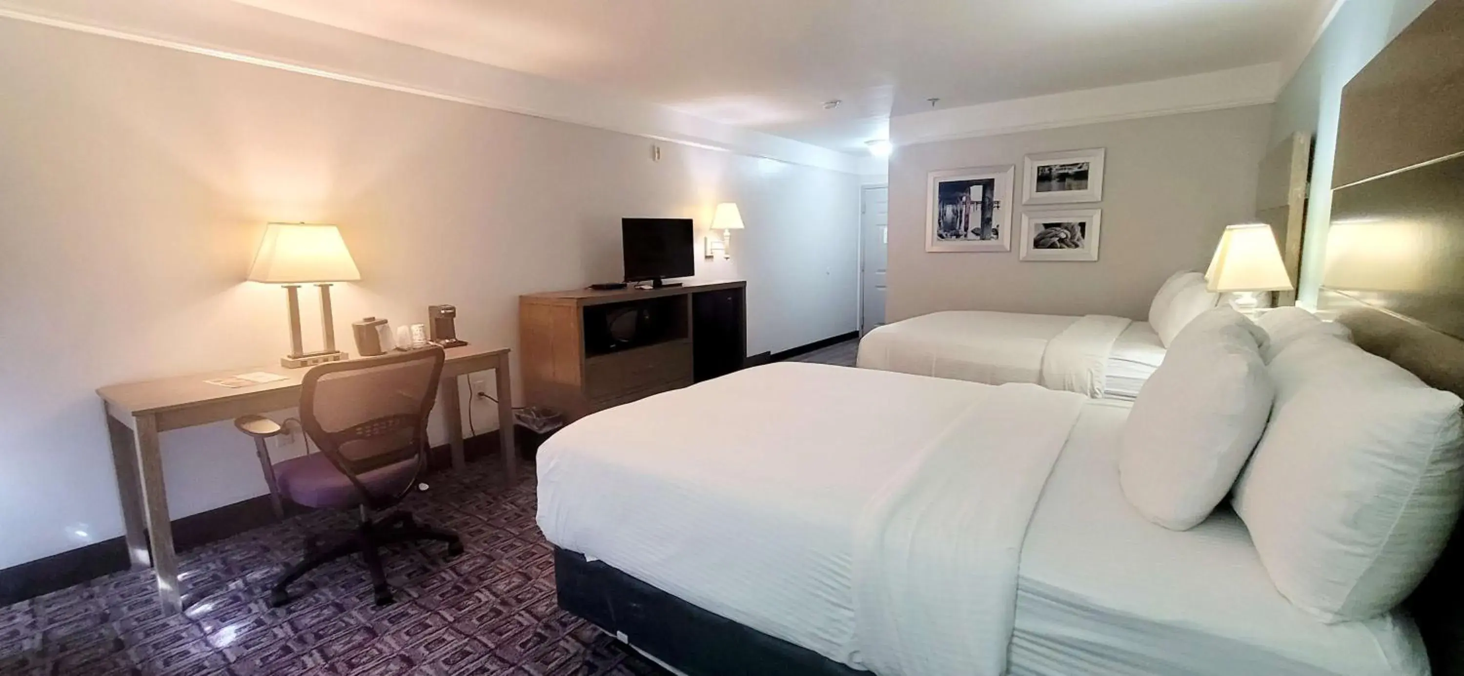 Bedroom, Bed in Kemah Edgewater Hotel, SureStay Collection by Best Western Bedroom, Bed in Kemah Edgewater Hotel, SureStay Collection by Best Western