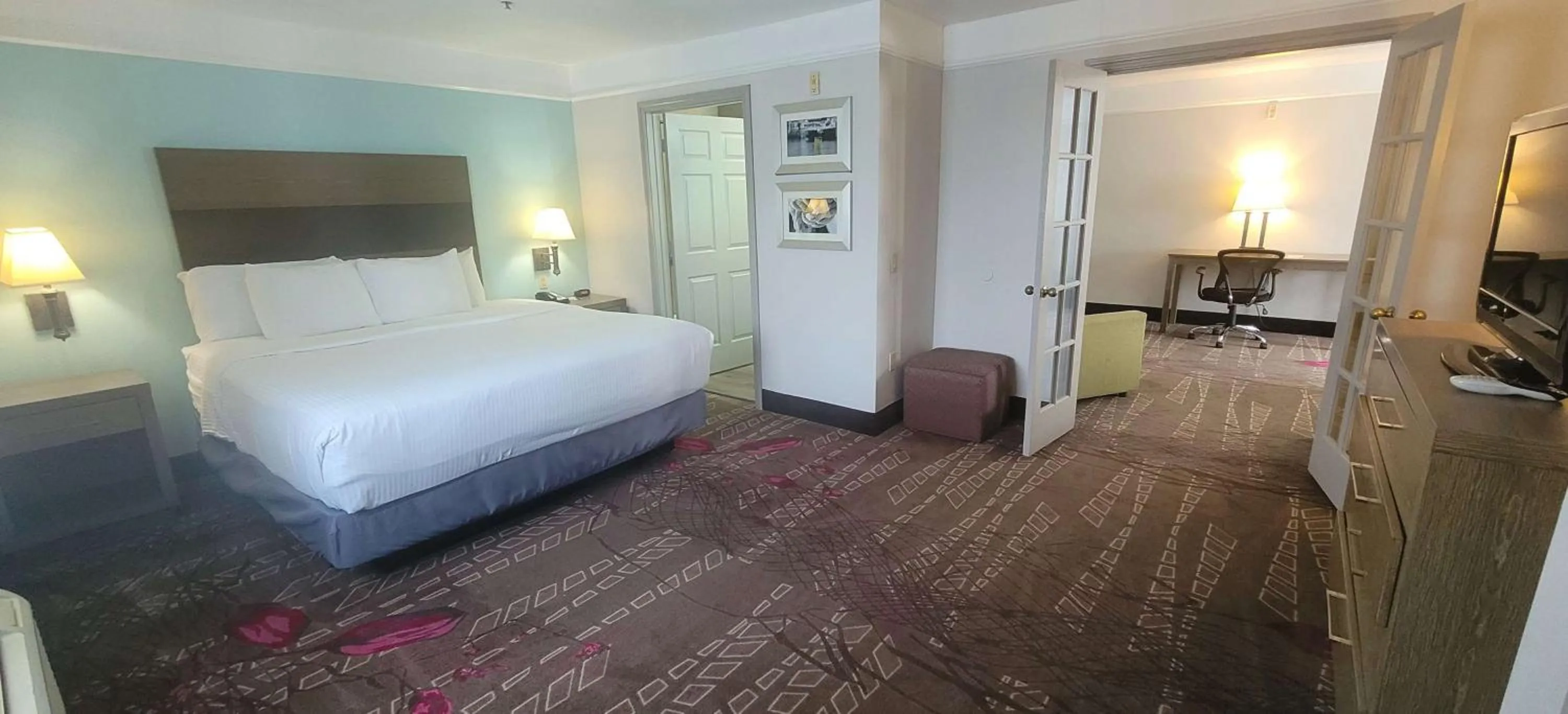 Bedroom, Bed in Kemah Edgewater Hotel, SureStay Collection by Best Western