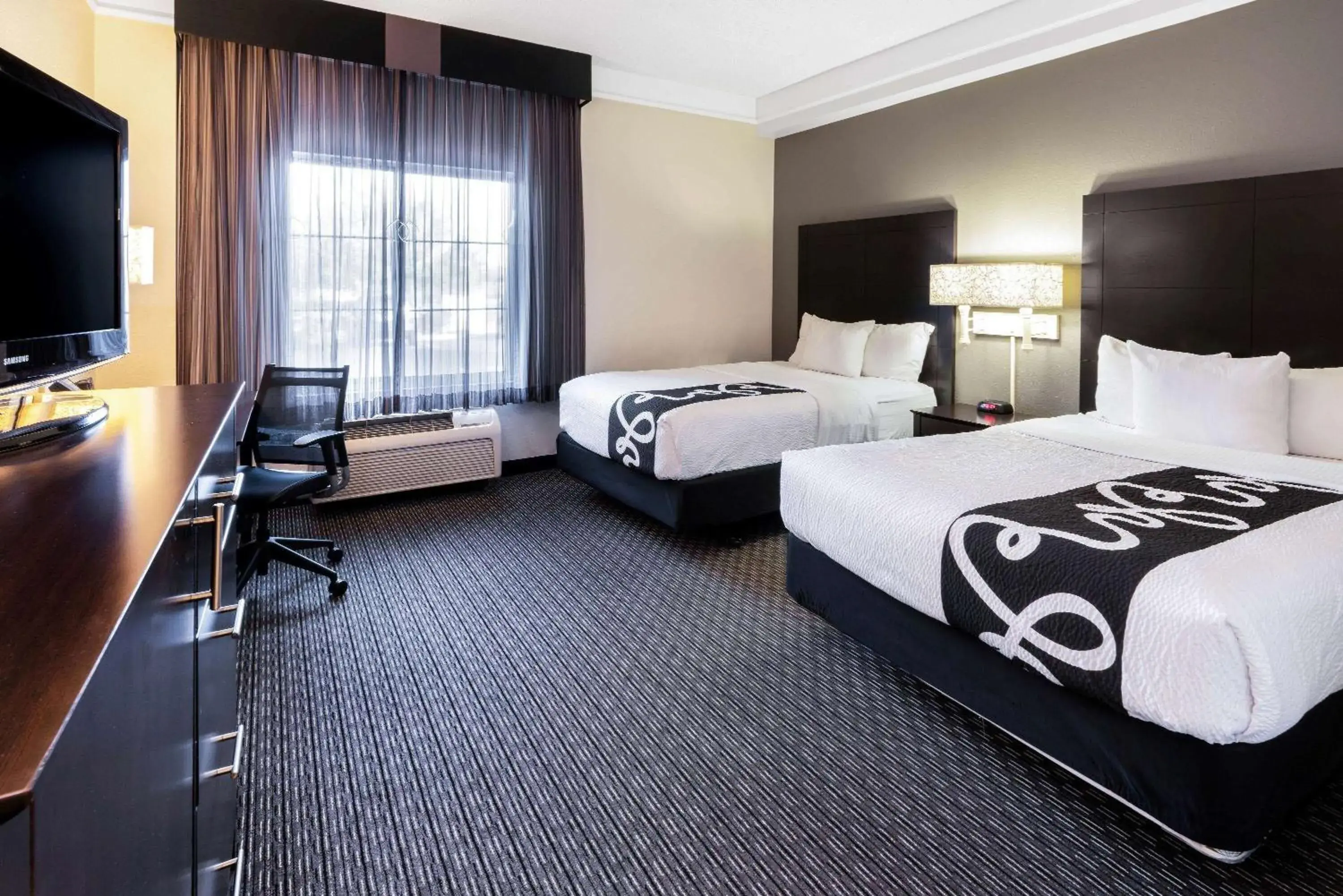 Photo of the whole room, Bed in La Quinta by Wyndham Mesa Superstition Springs Photo of the whole room, Bed in La Quinta by Wyndham Mesa Superstition Springs