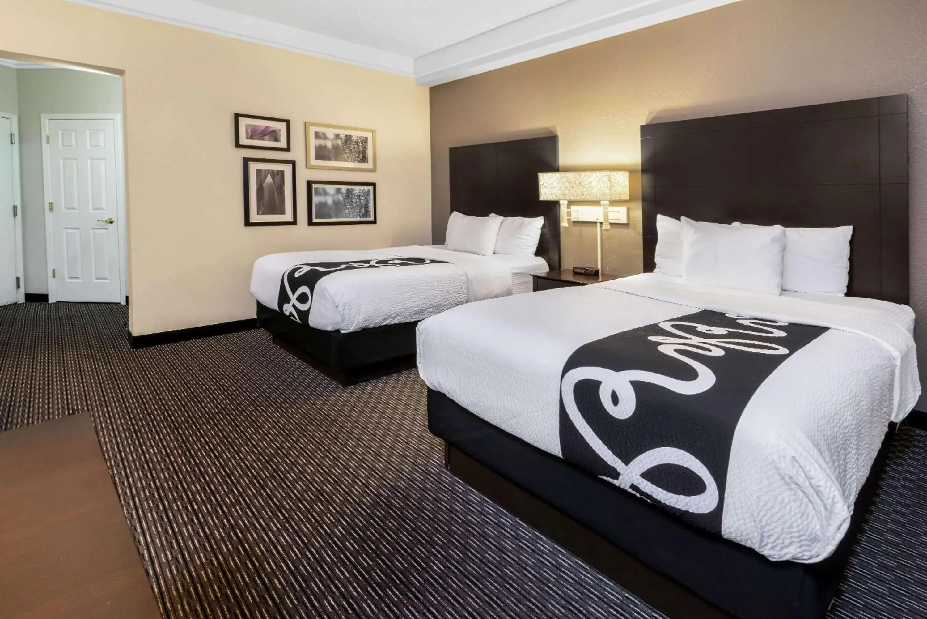 Photo of the whole room, Bed in La Quinta by Wyndham Mesa Superstition Springs Photo of the whole room, Bed in La Quinta by Wyndham Mesa Superstition Springs