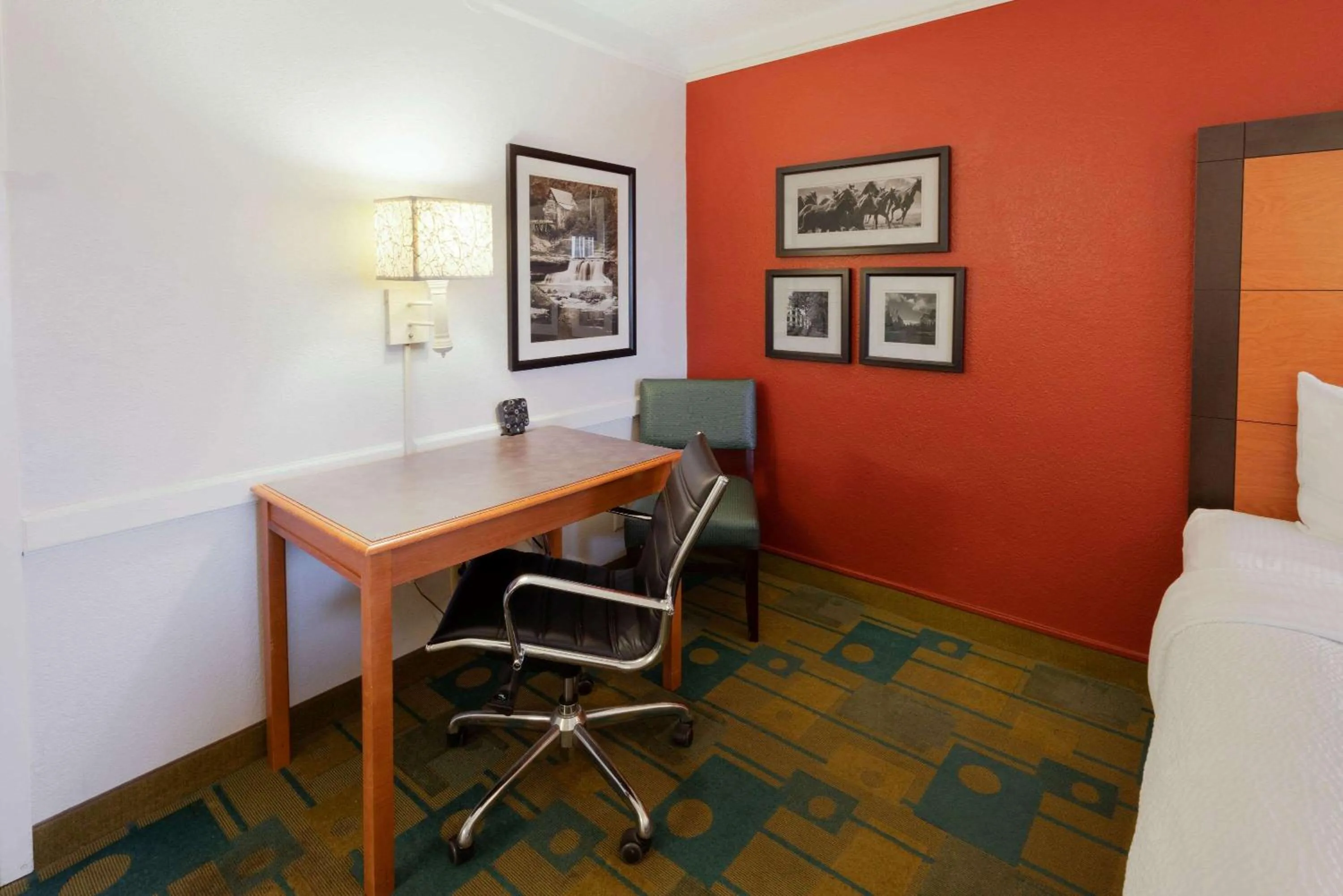 Photo of the whole room in La Quinta Inn by Wyndham Cheyenne