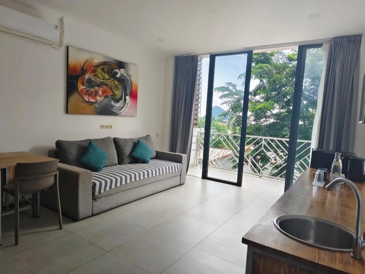 Kitchen or kitchenette in Triple 8 Suites