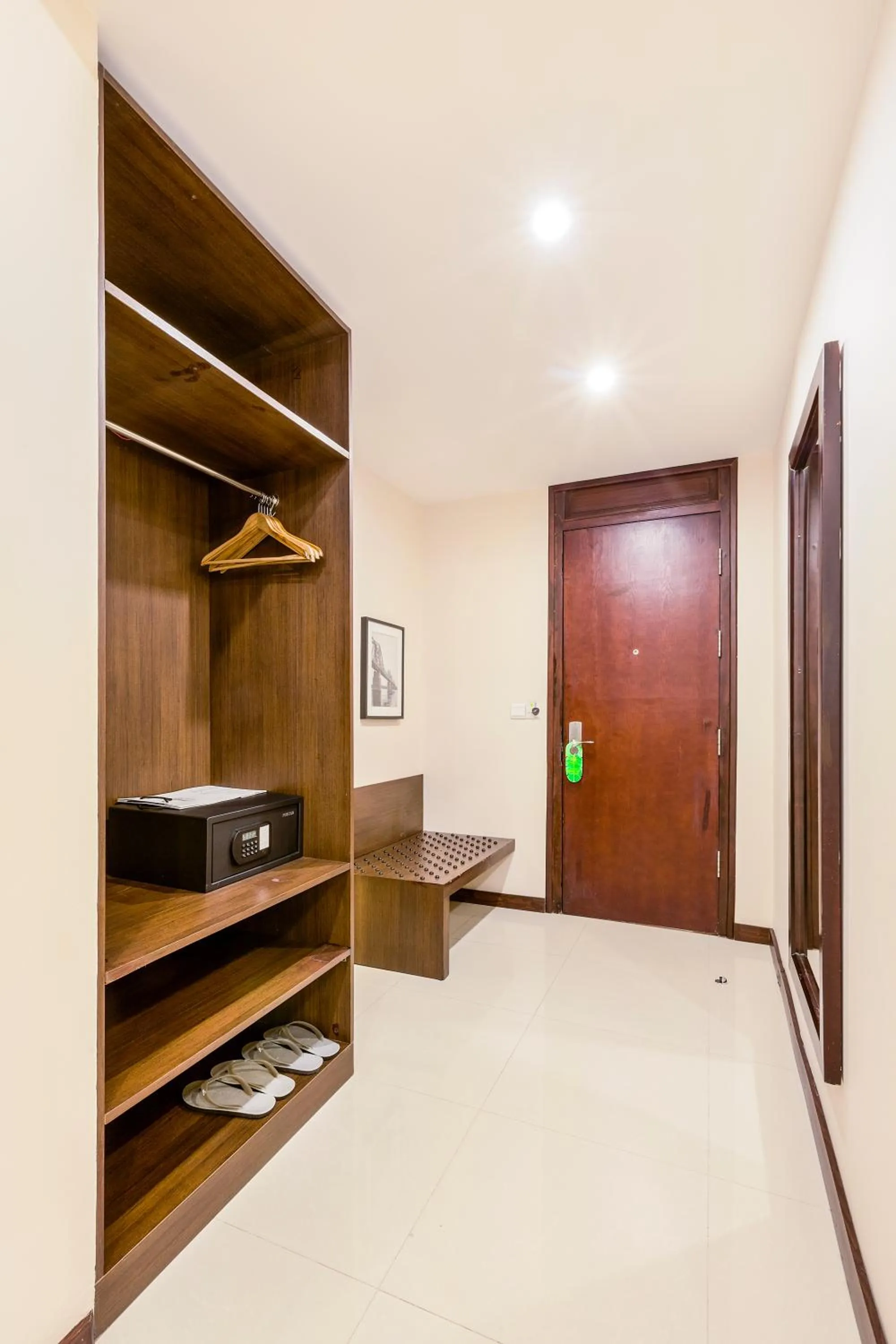 Business facilities in Hong Ha Hotel