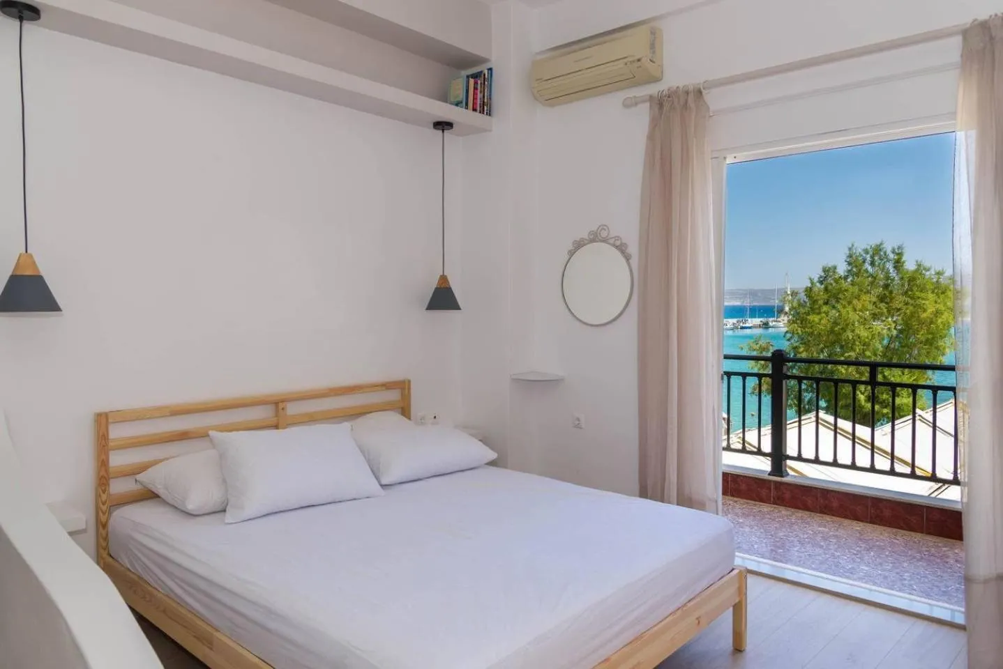 Bed in Sitia Old Port Studio