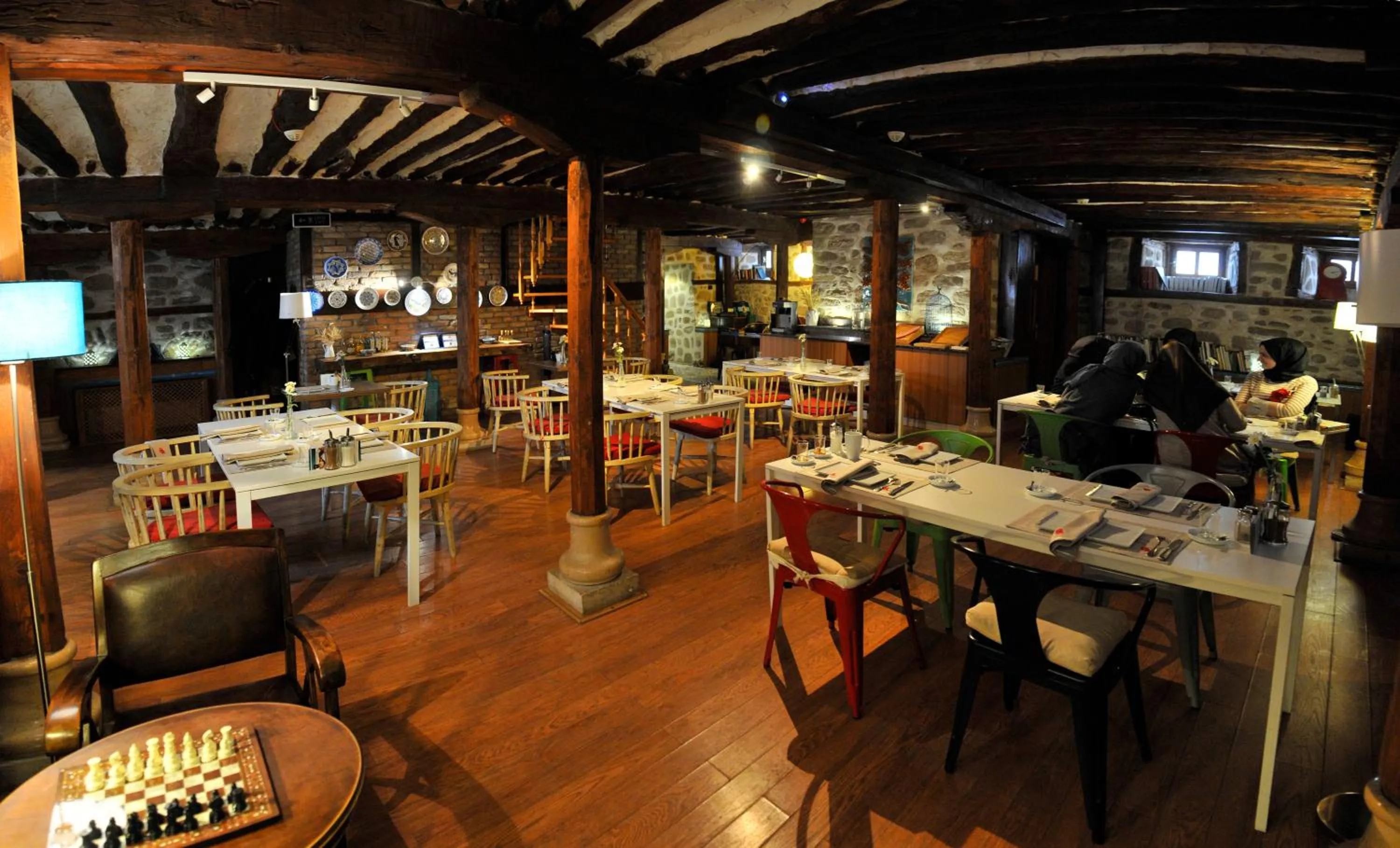 Restaurant/places to eat in Hich Hotel Konya