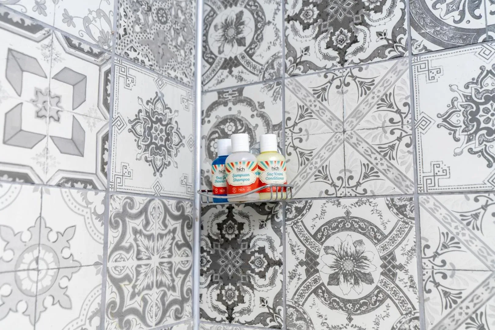 Shower in Hich Hotel Konya