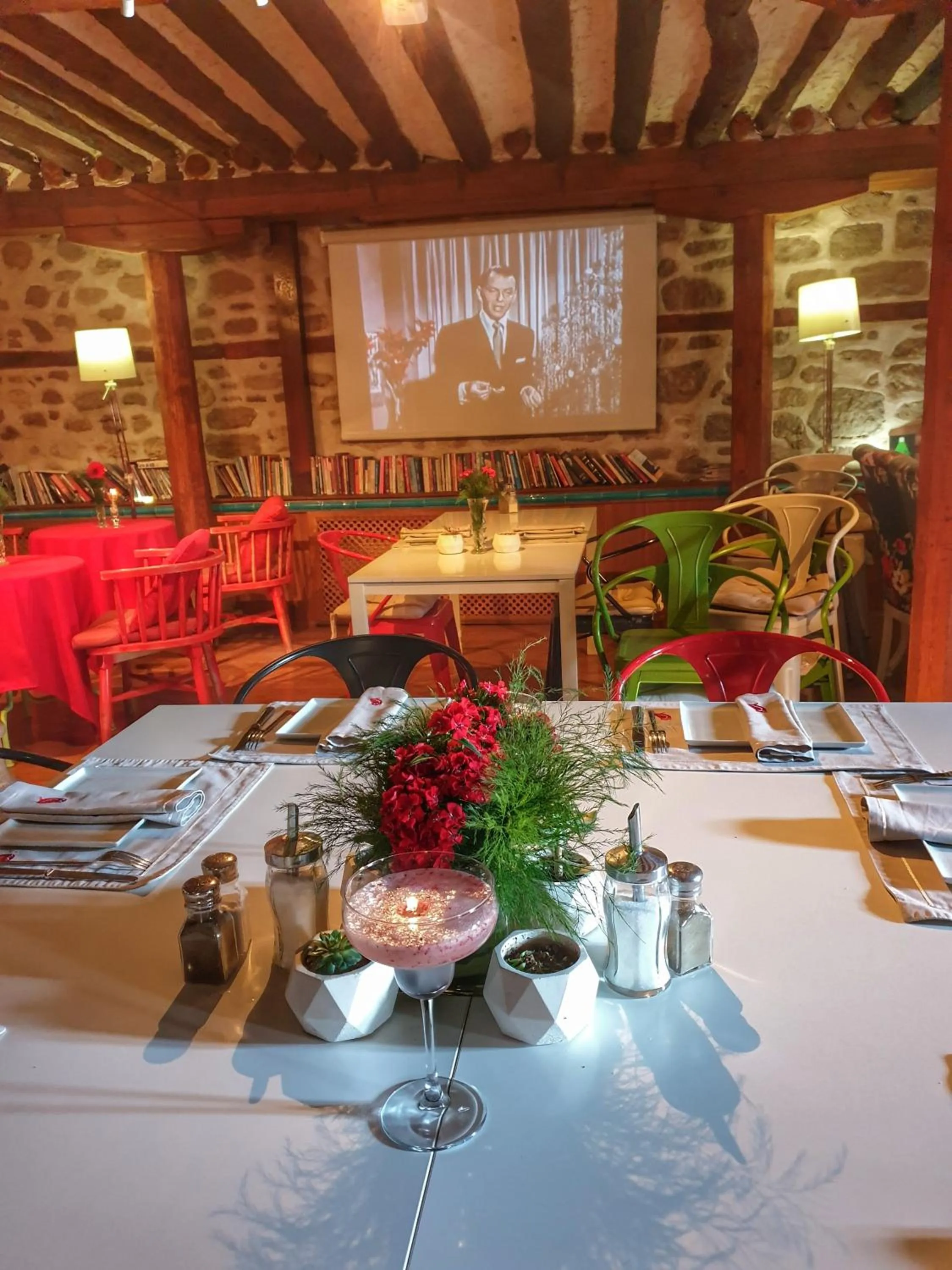 Restaurant/places to eat in Hich Hotel Konya