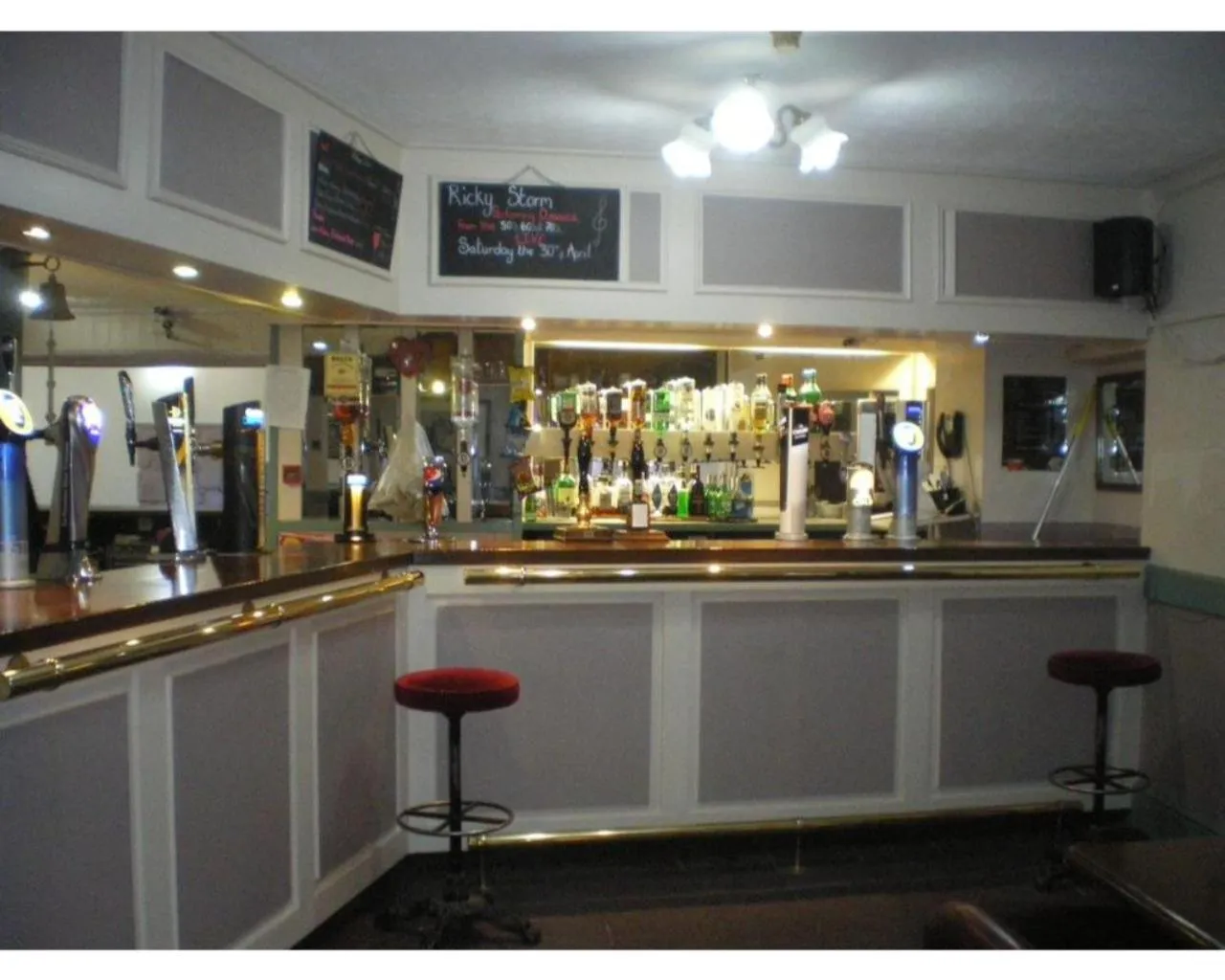 Lounge or bar in Crown Hotel