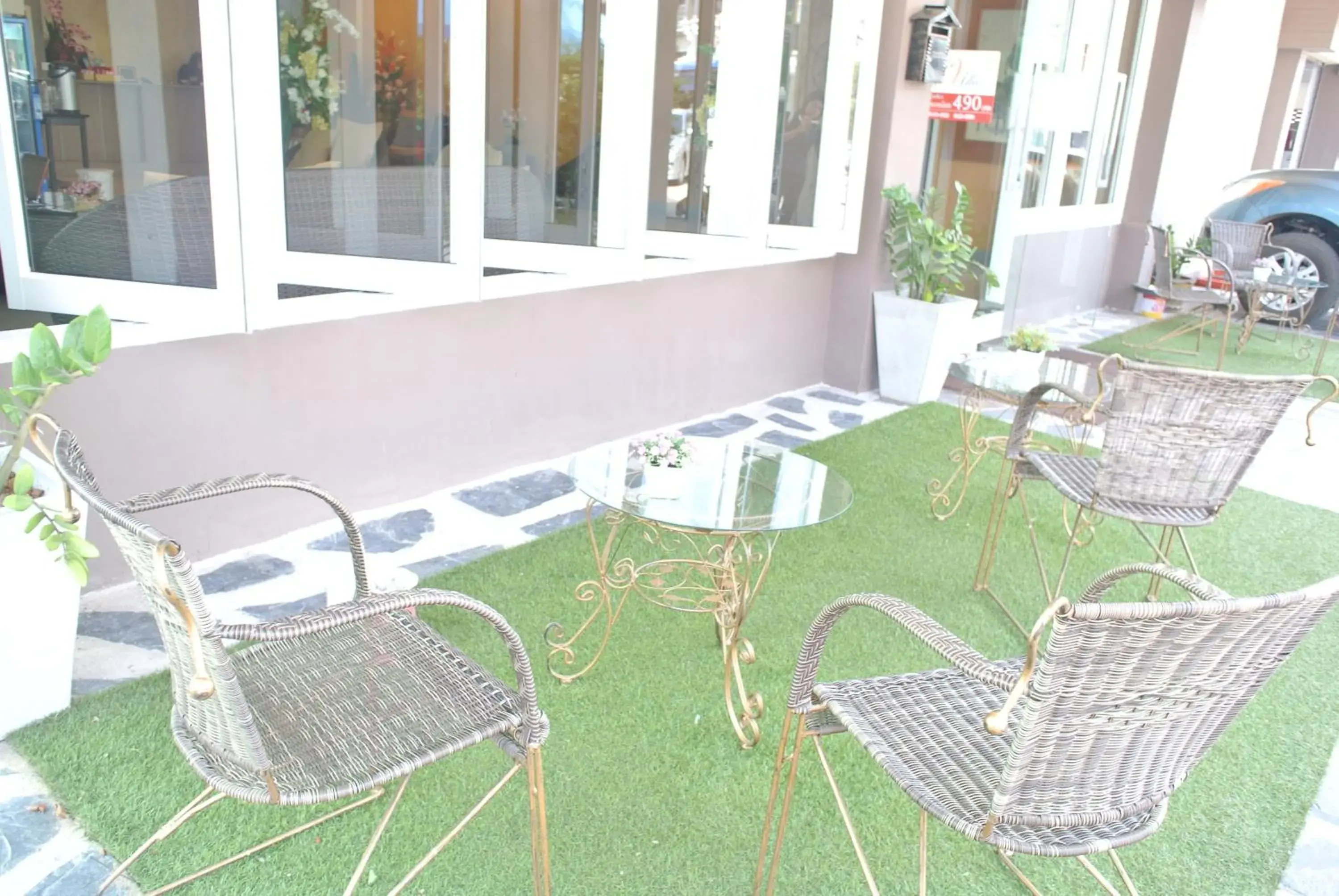 Facade/entrance in JJ Villa Facade/entrance in JJ Villa