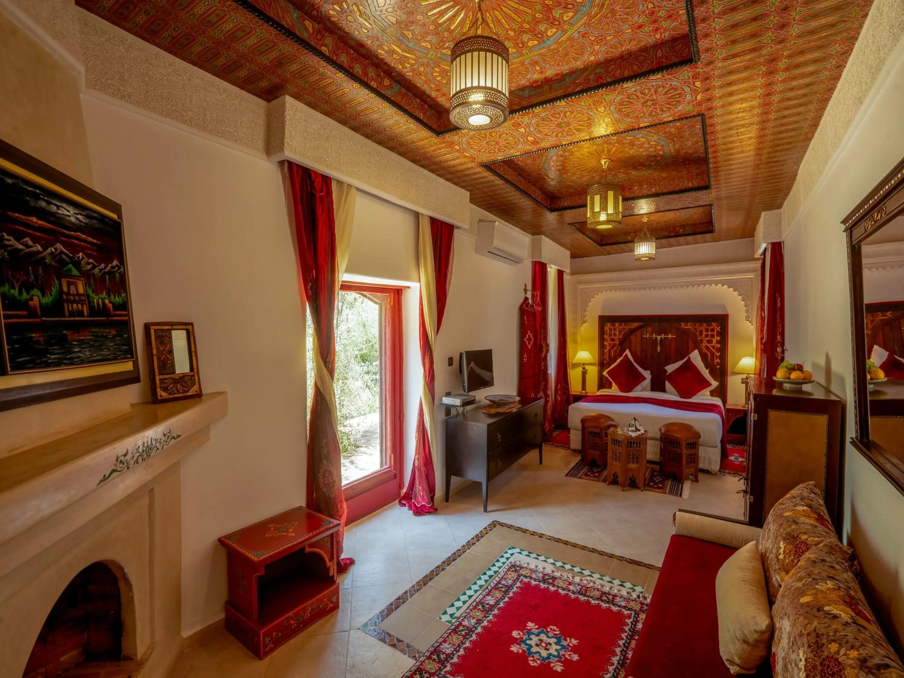 Photo of the whole room, Bed in Clé De Sol Riad & SPA