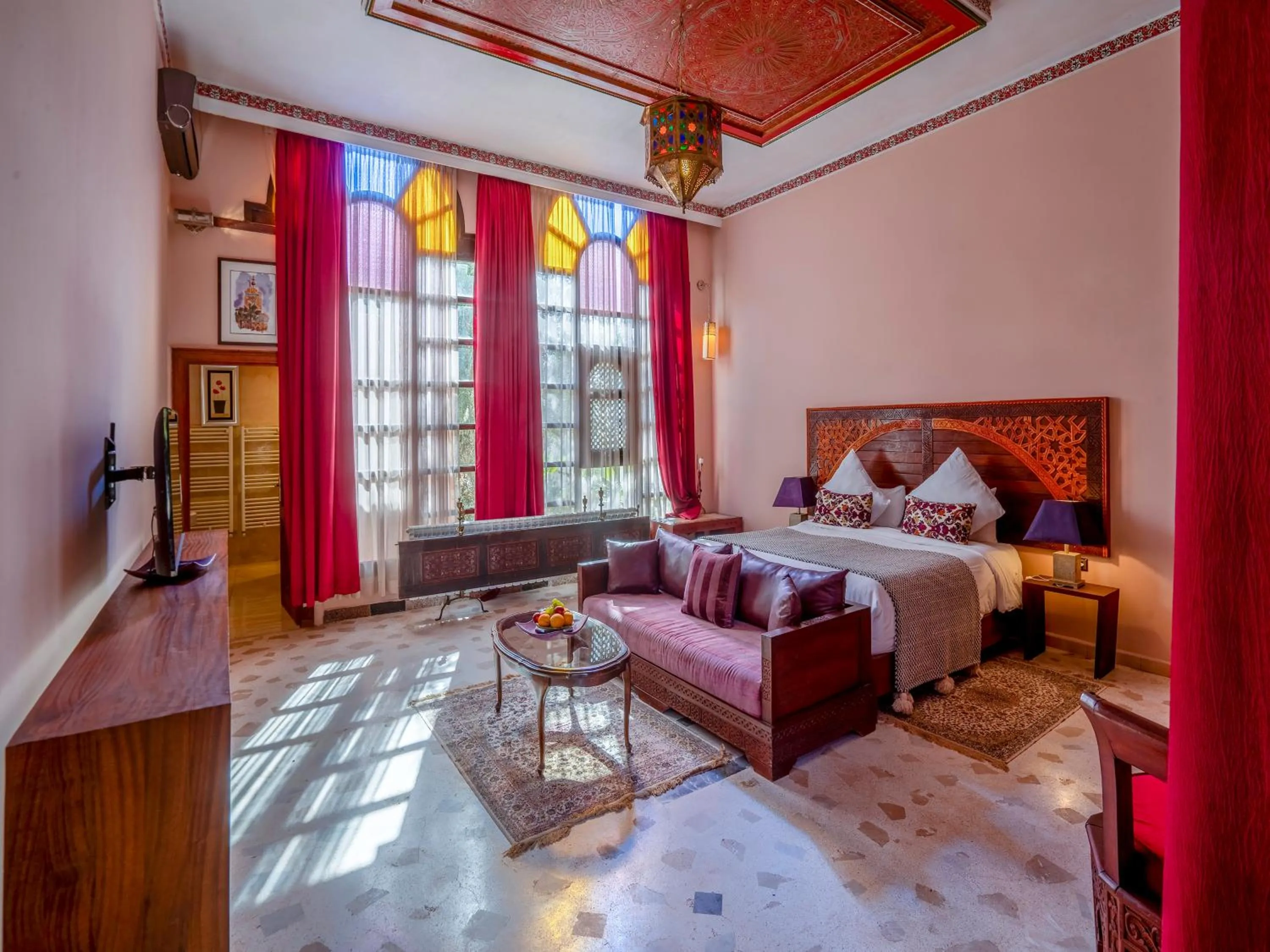 Bed in Clé De Sol Riad & SPA