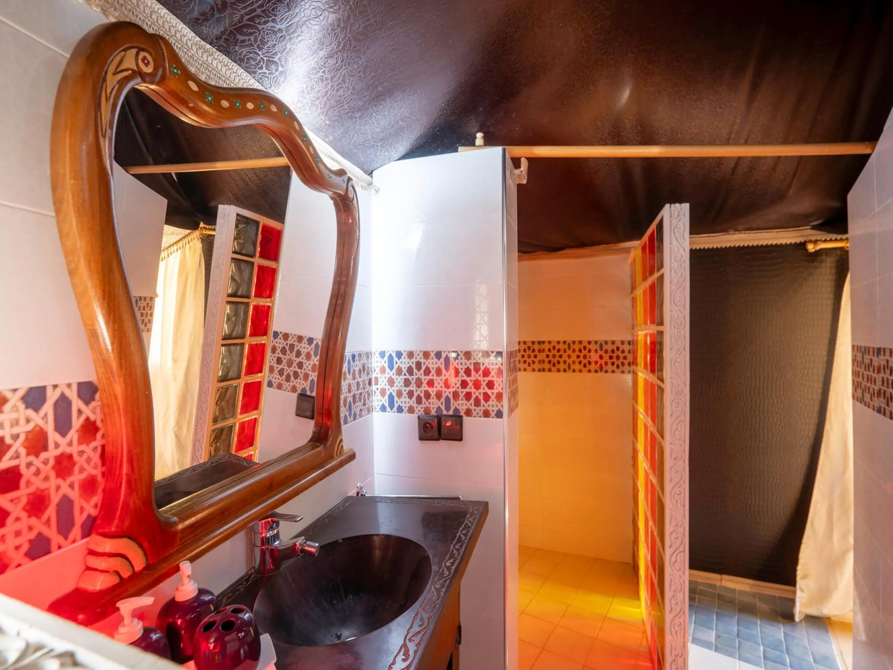 Bathroom in Clé De Sol Riad & SPA